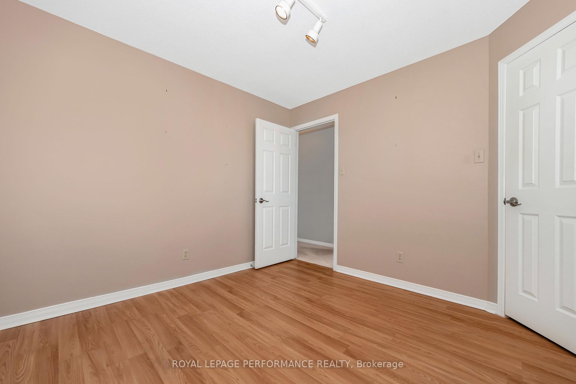 Photo 25 of 52 Saddlehorn Crescent, Ottawa, Kanata - Bridlewood — HOMEH