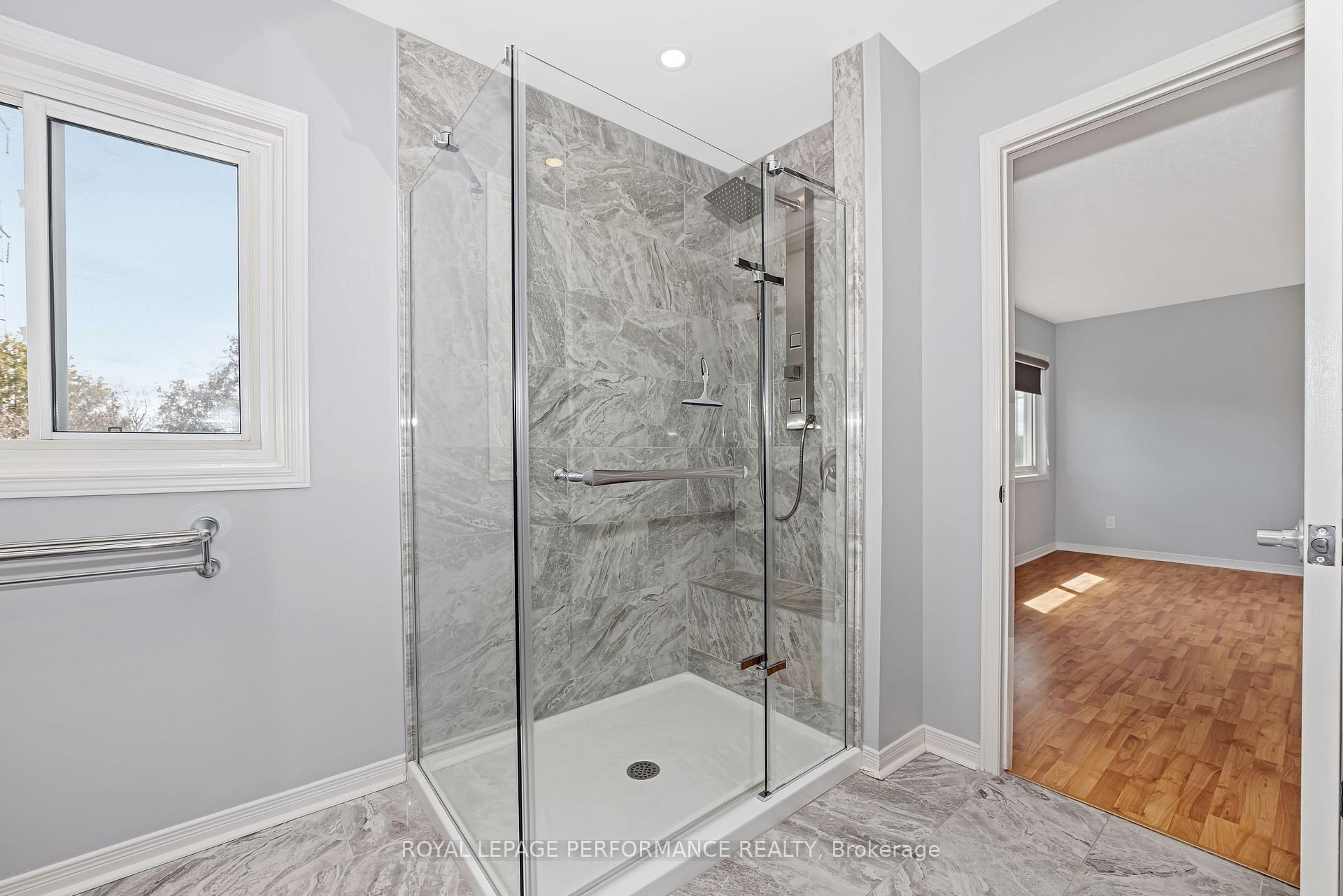 Photo 30 of 52 Saddlehorn Crescent, Ottawa, Kanata - Bridlewood — HOMEH