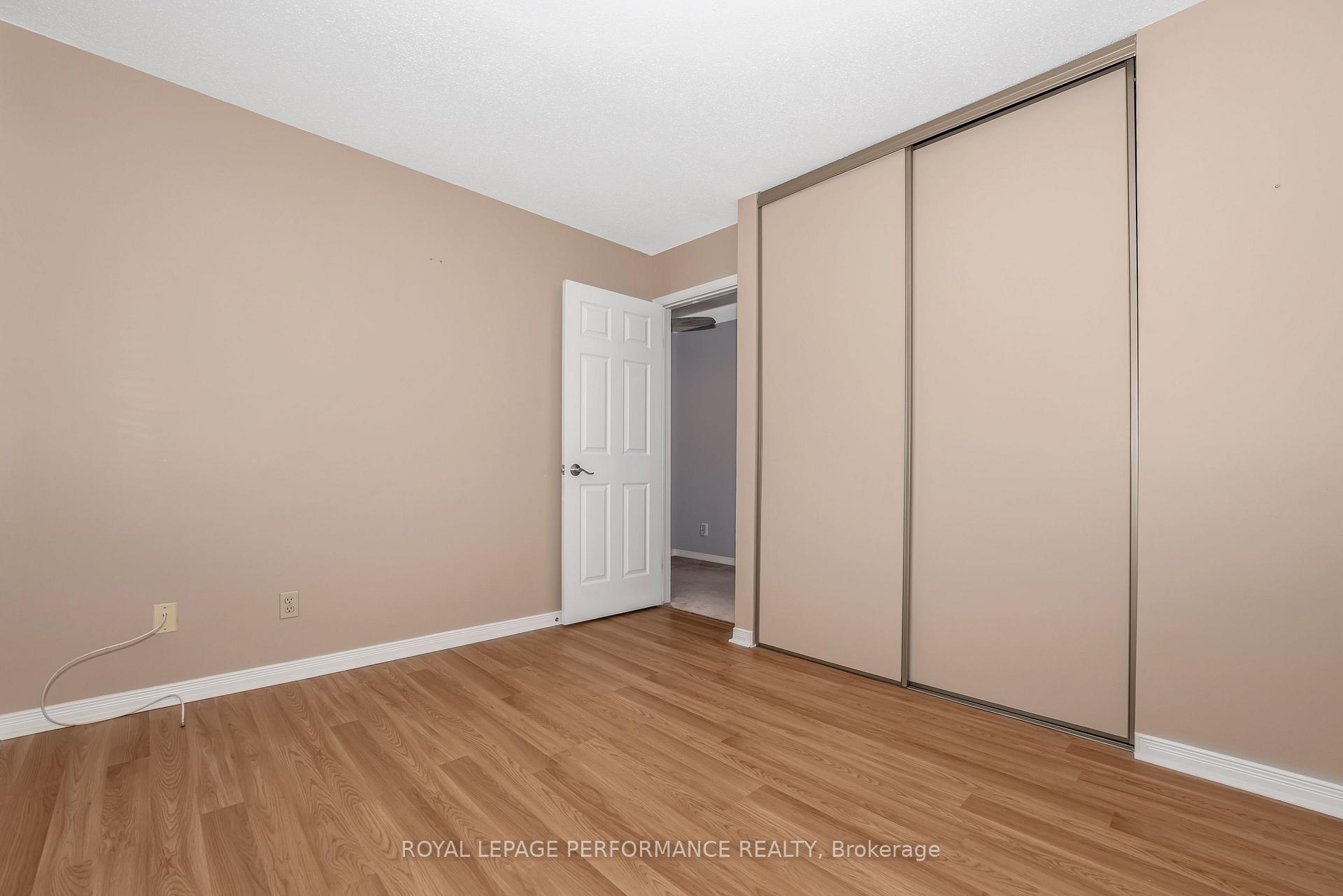 Photo 32 of 52 Saddlehorn Crescent, Ottawa, Kanata - Bridlewood — HOMEH
