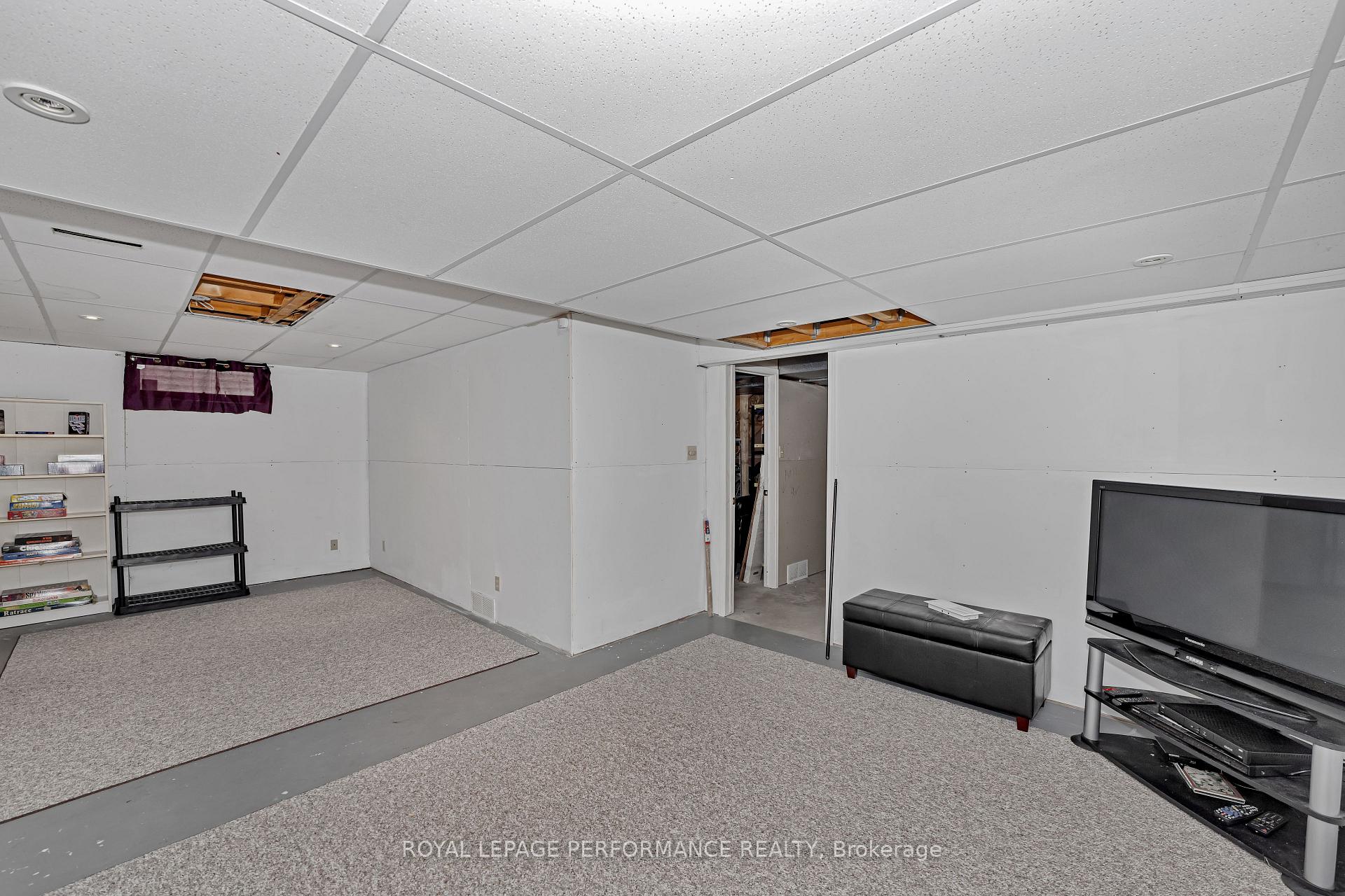 Photo 34 of 52 Saddlehorn Crescent, Ottawa, Kanata - Bridlewood — HOMEH