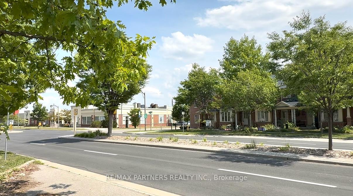 Front of 516 Bur Oak Avenue