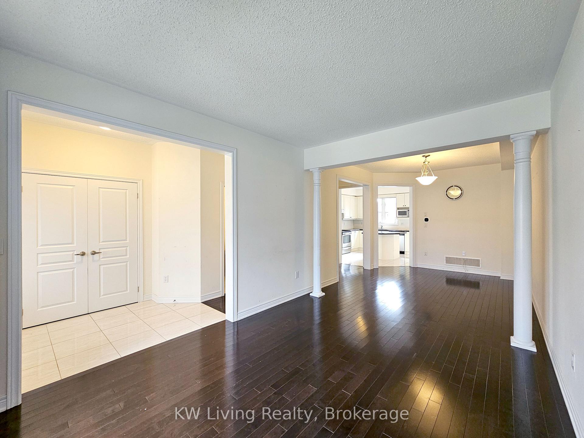 Photo 5 of 160 William Berczy Boulevard, Markham, Berczy — HOMEH