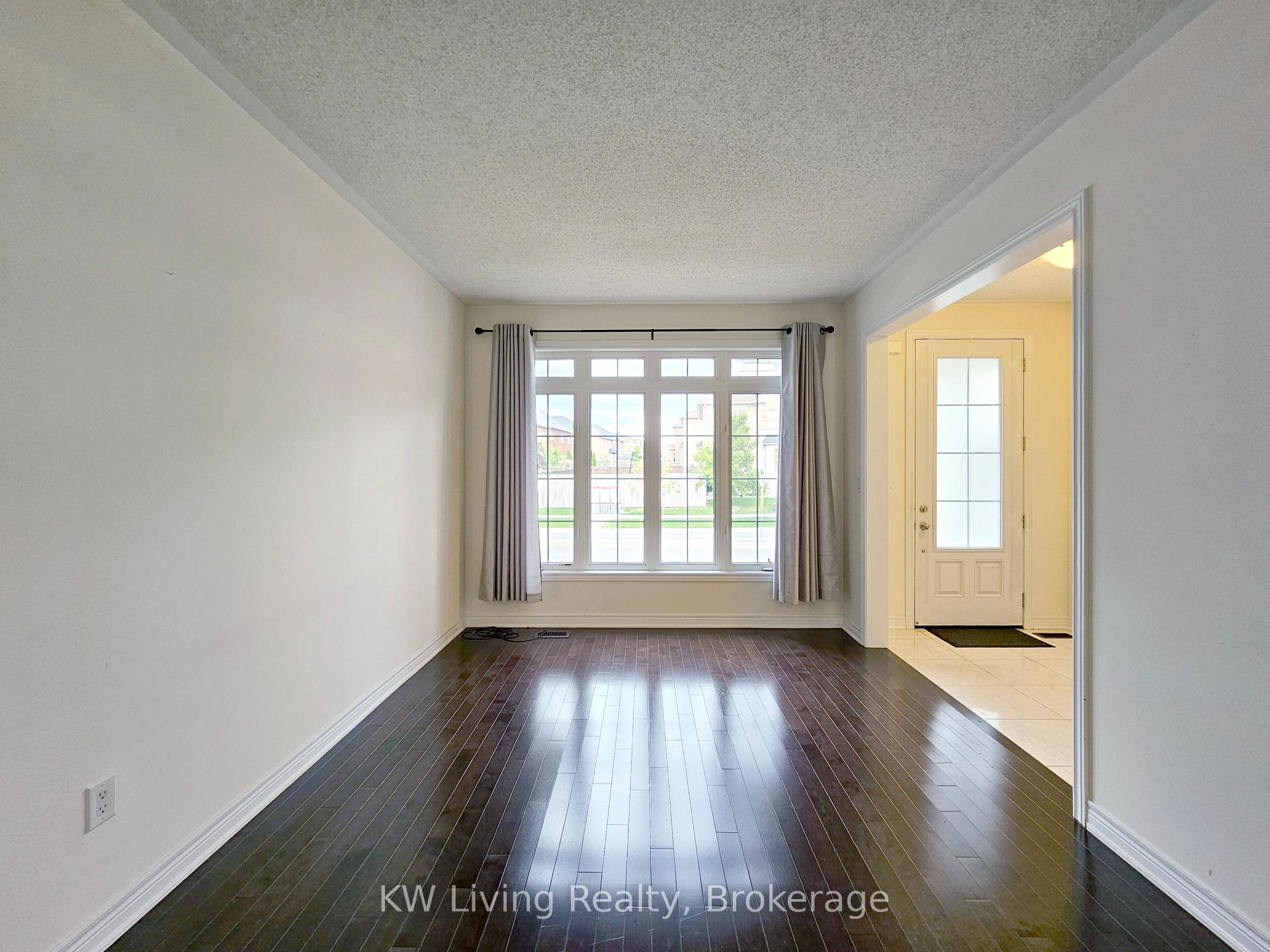 Photo 8 of 160 William Berczy Boulevard, Markham, Berczy — HOMEH
