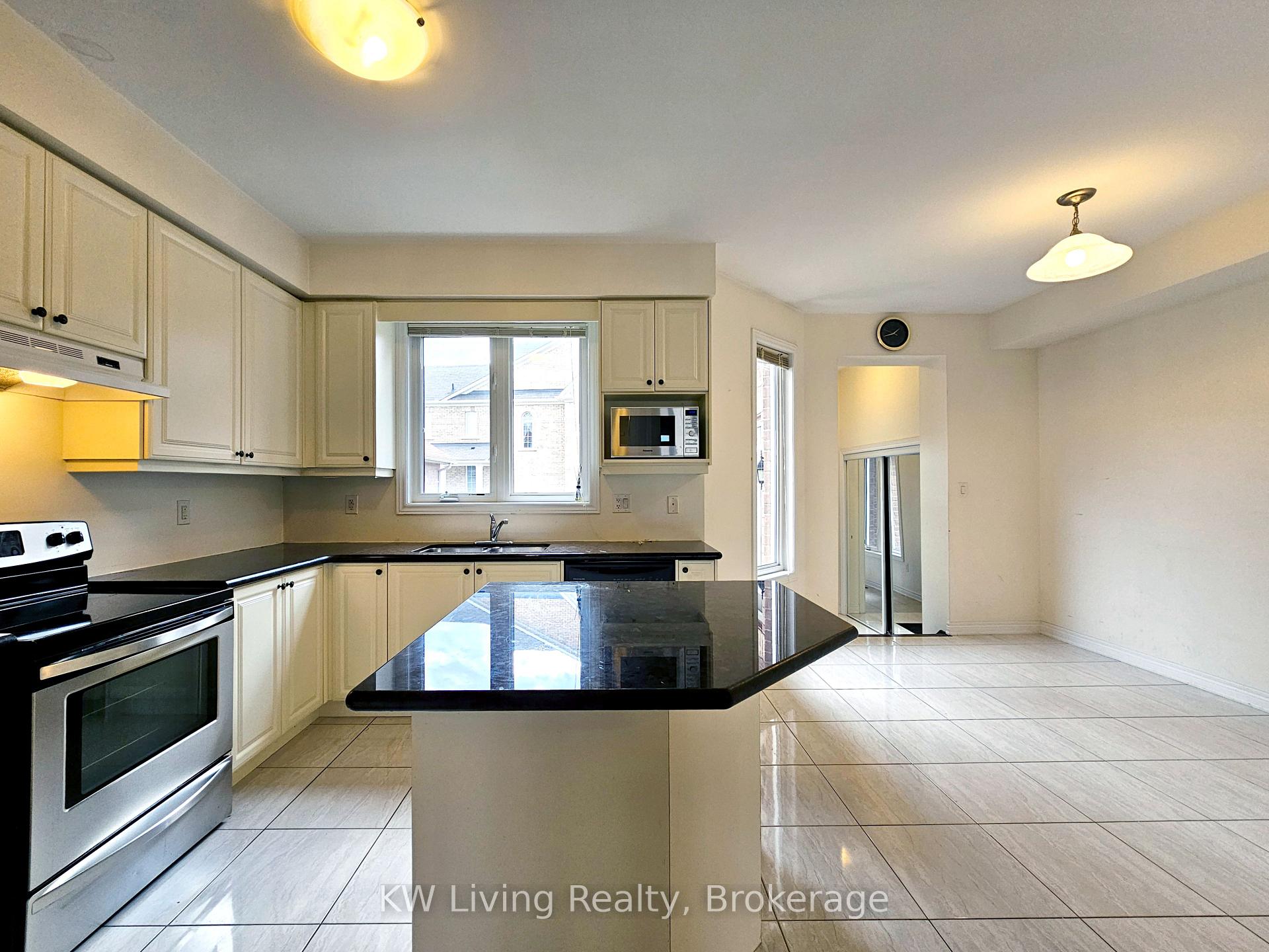 Photo 10 of 160 William Berczy Boulevard, Markham, Berczy — HOMEH