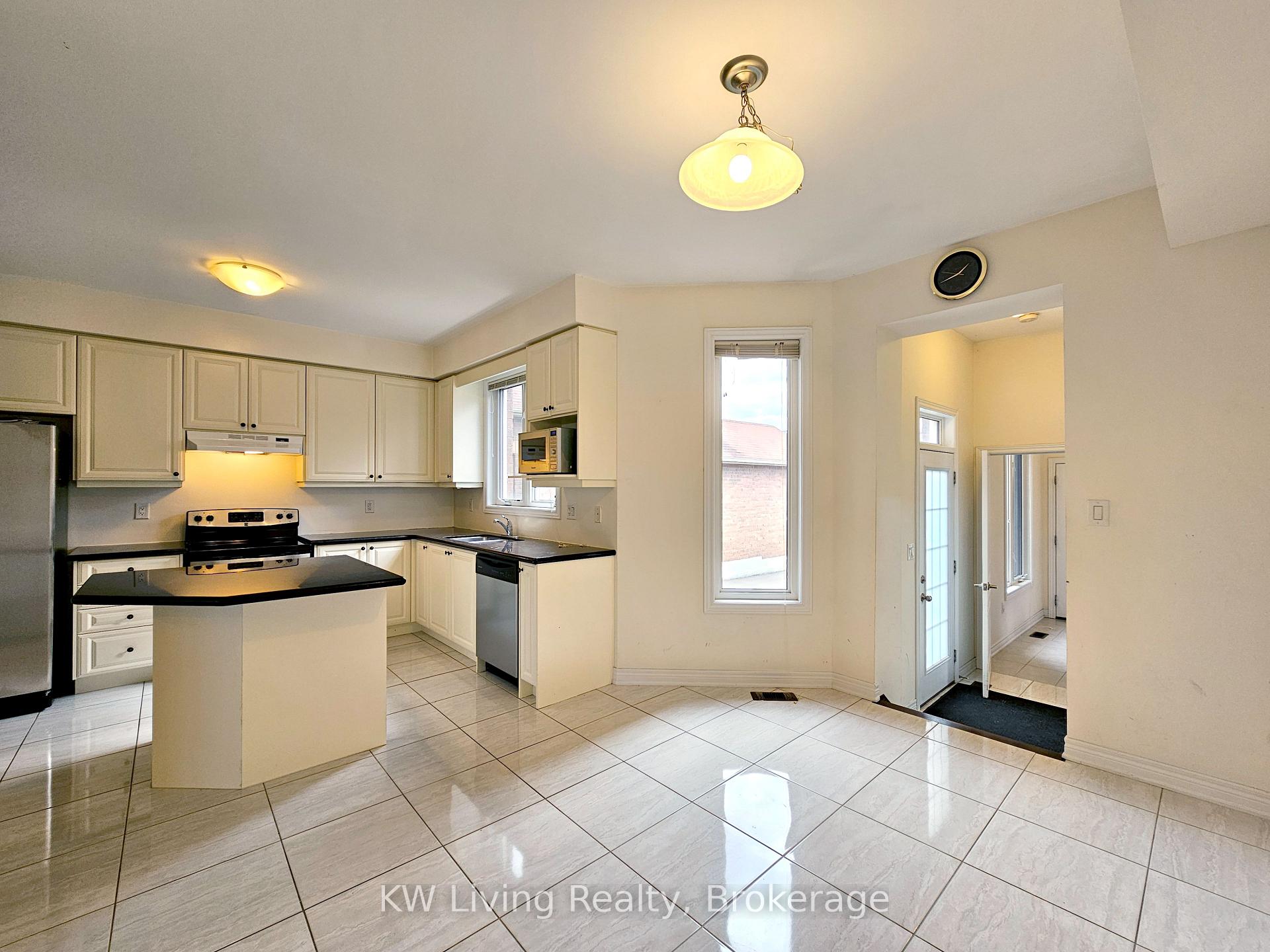 Photo 13 of 160 William Berczy Boulevard, Markham, Berczy — HOMEH