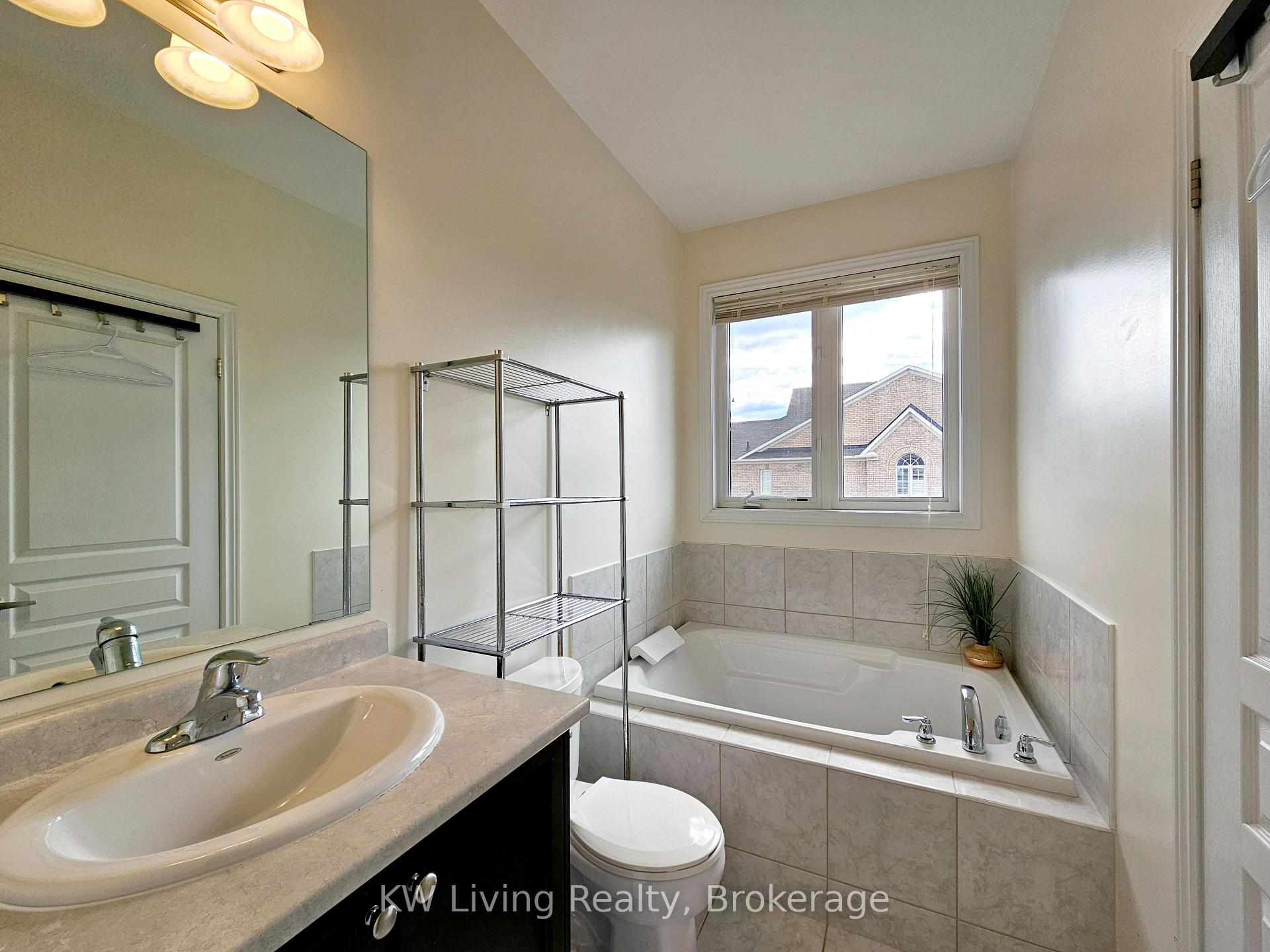 Photo 22 of 160 William Berczy Boulevard, Markham, Berczy — HOMEH