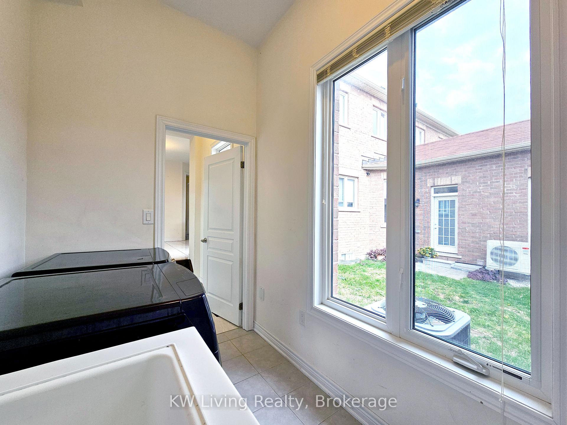 Photo 31 of 160 William Berczy Boulevard, Markham, Berczy — HOMEH