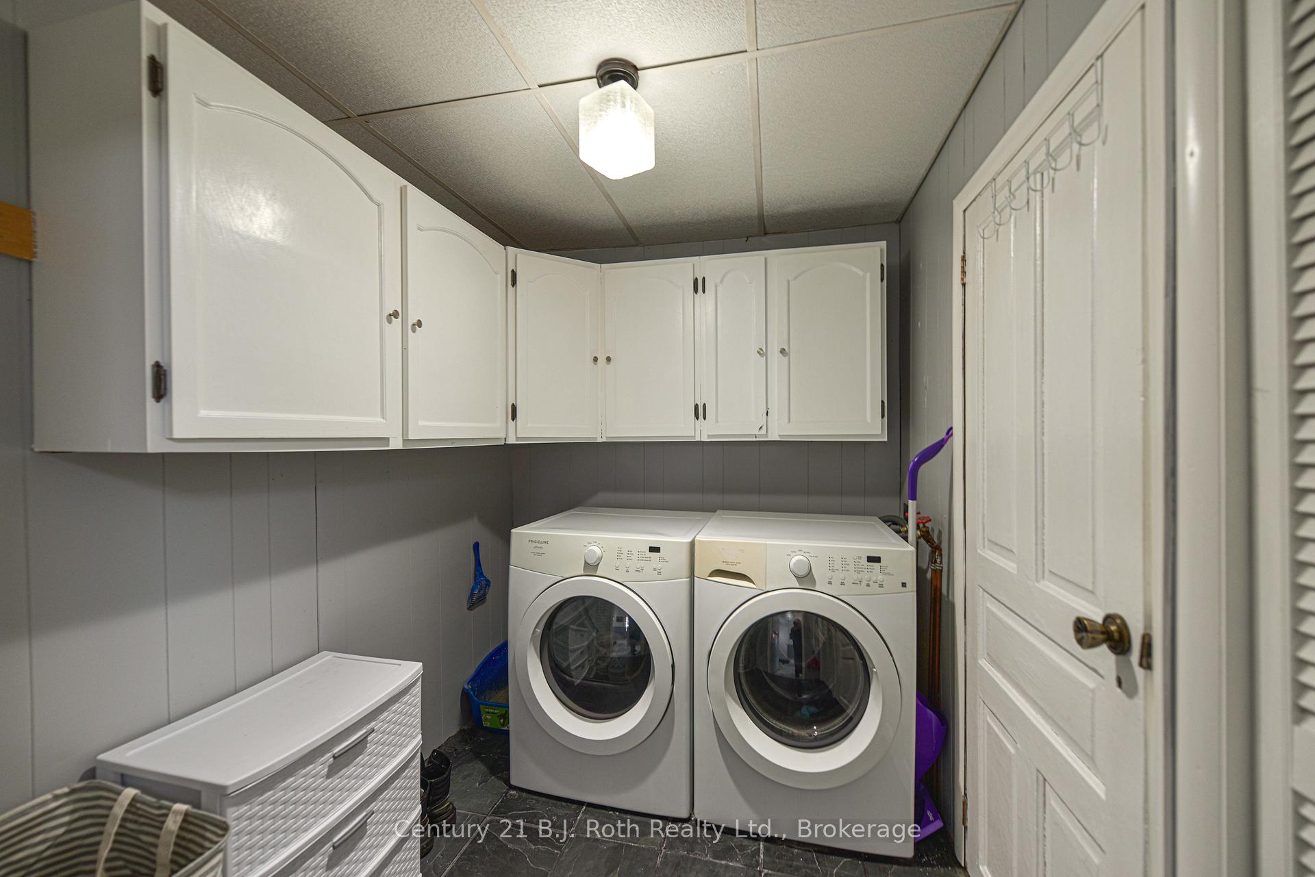 Photo 9 of 694 Quebec Street, Midland — HOMEH