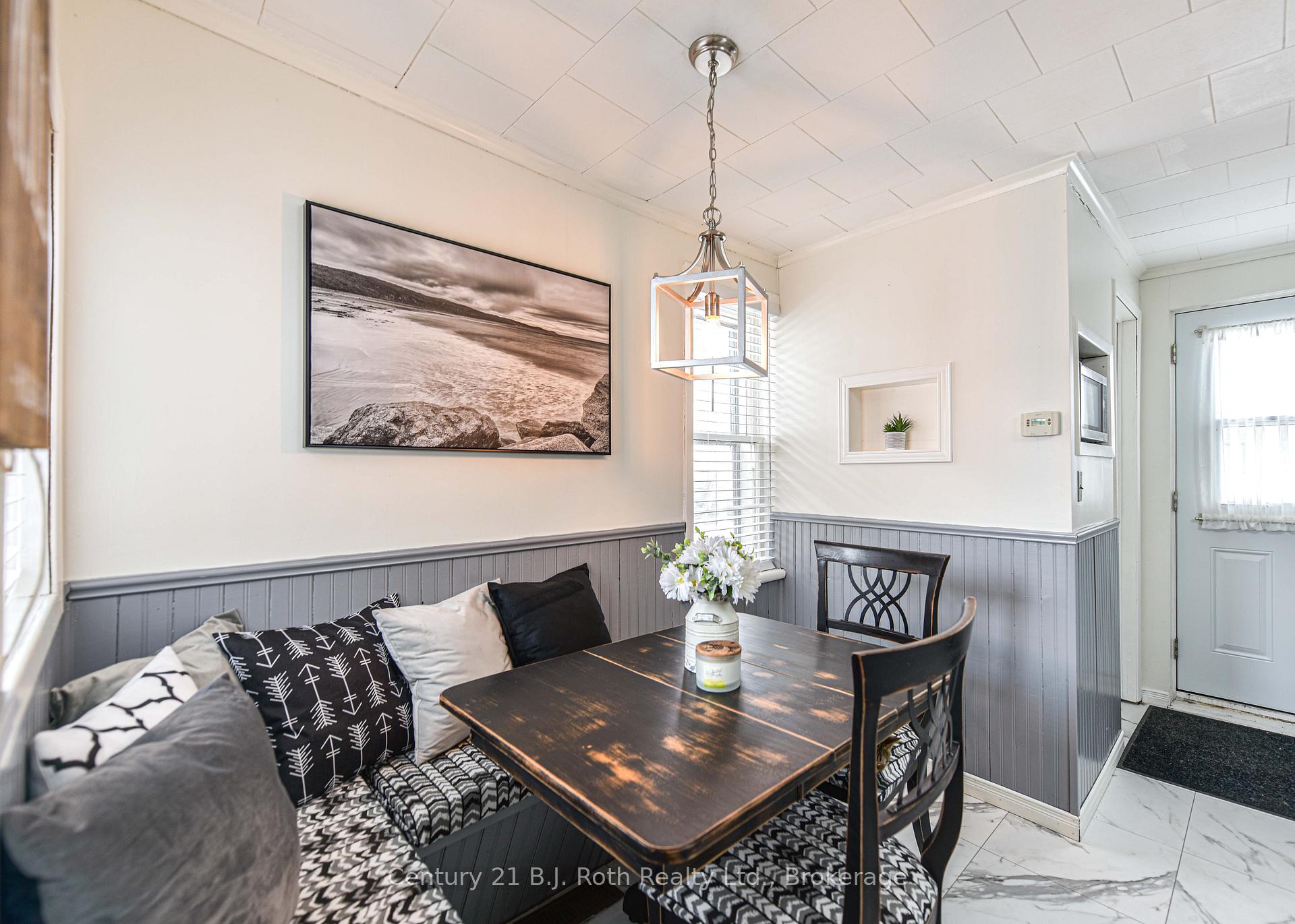 Photo 13 of 694 Quebec Street, Midland — HOMEH