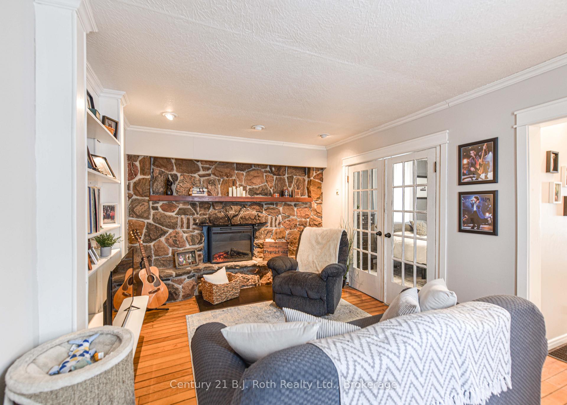 Photo 14 of 694 Quebec Street, Midland — HOMEH