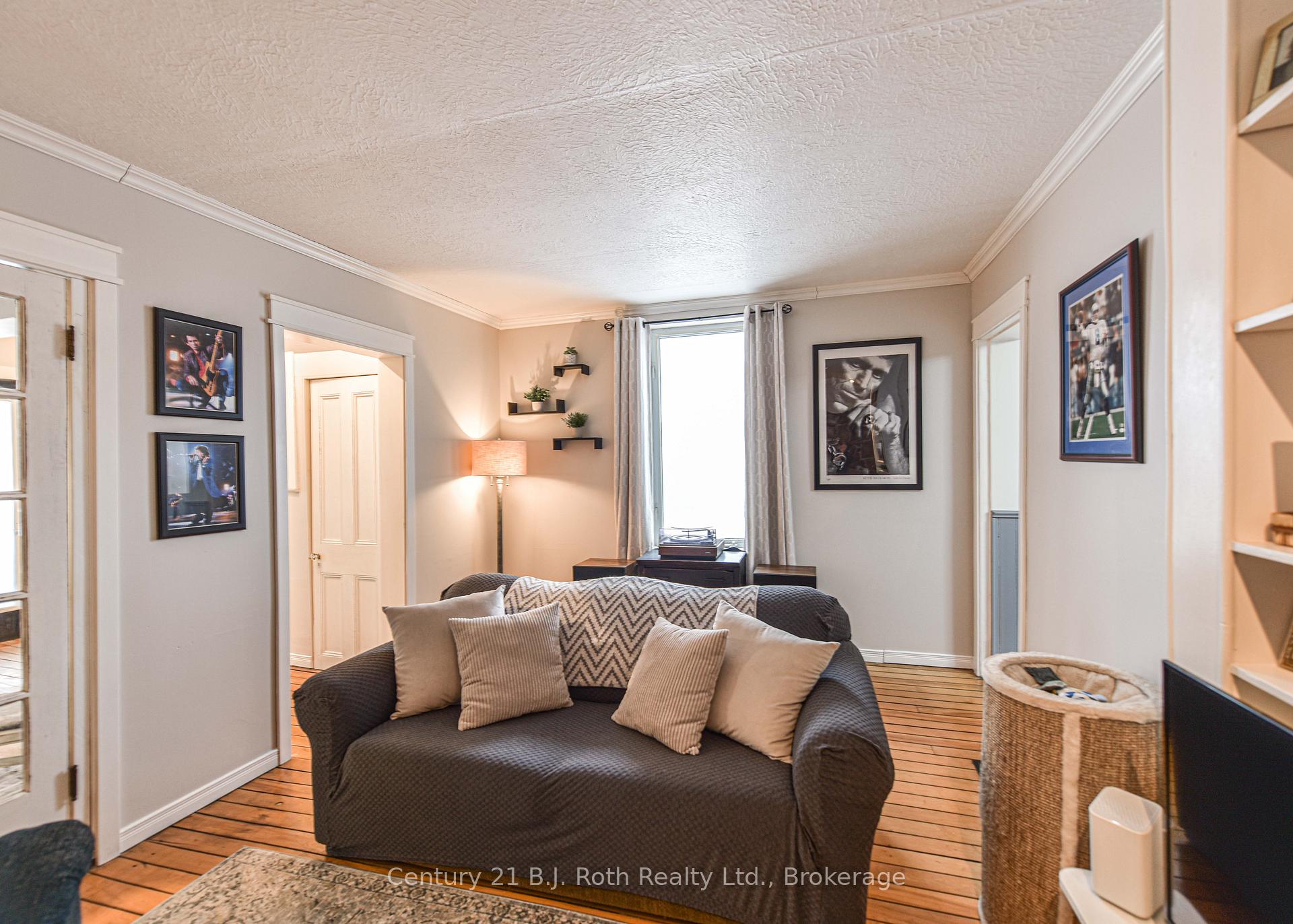 Photo 17 of 694 Quebec Street, Midland — HOMEH