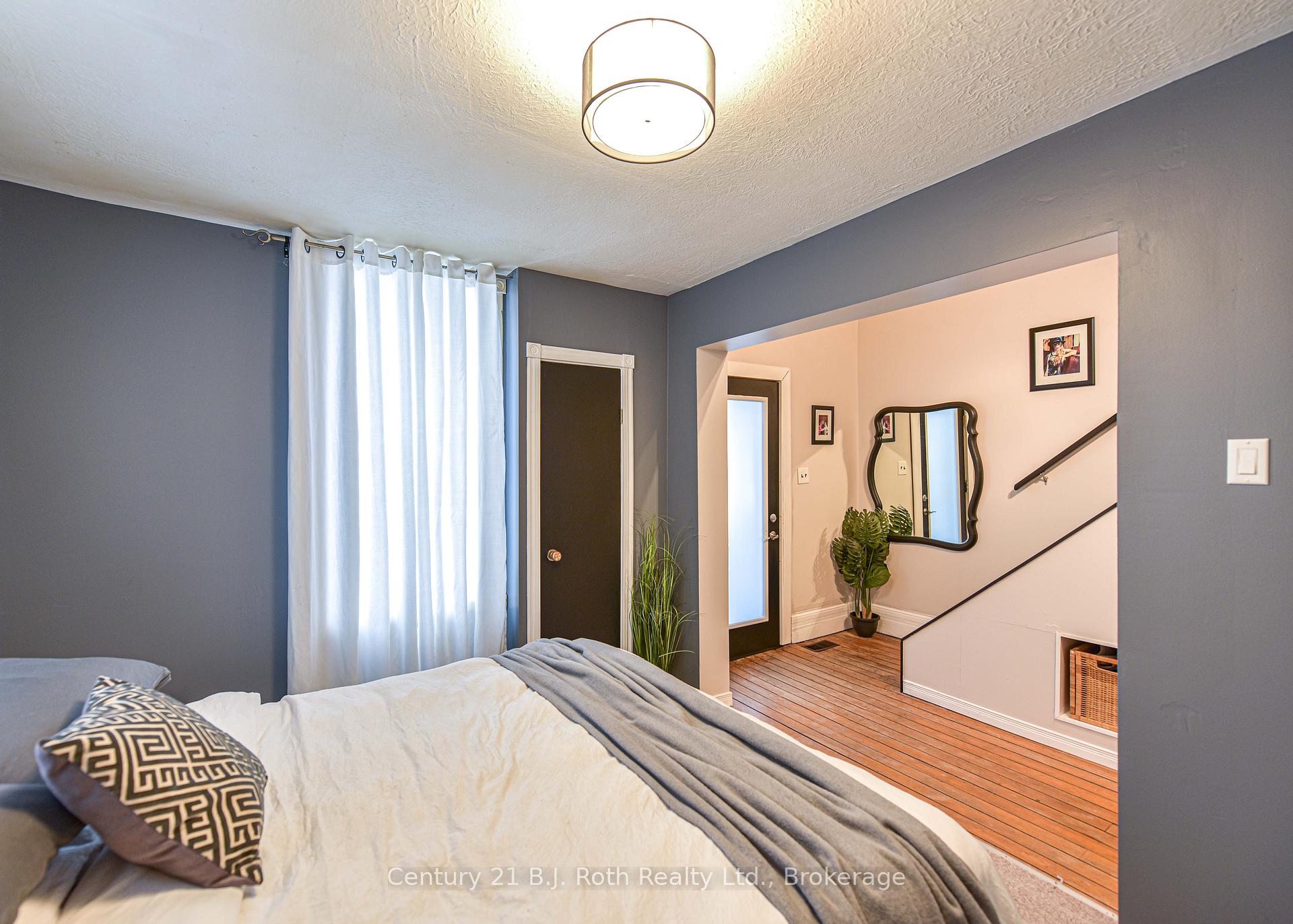 Photo 21 of 694 Quebec Street, Midland — HOMEH