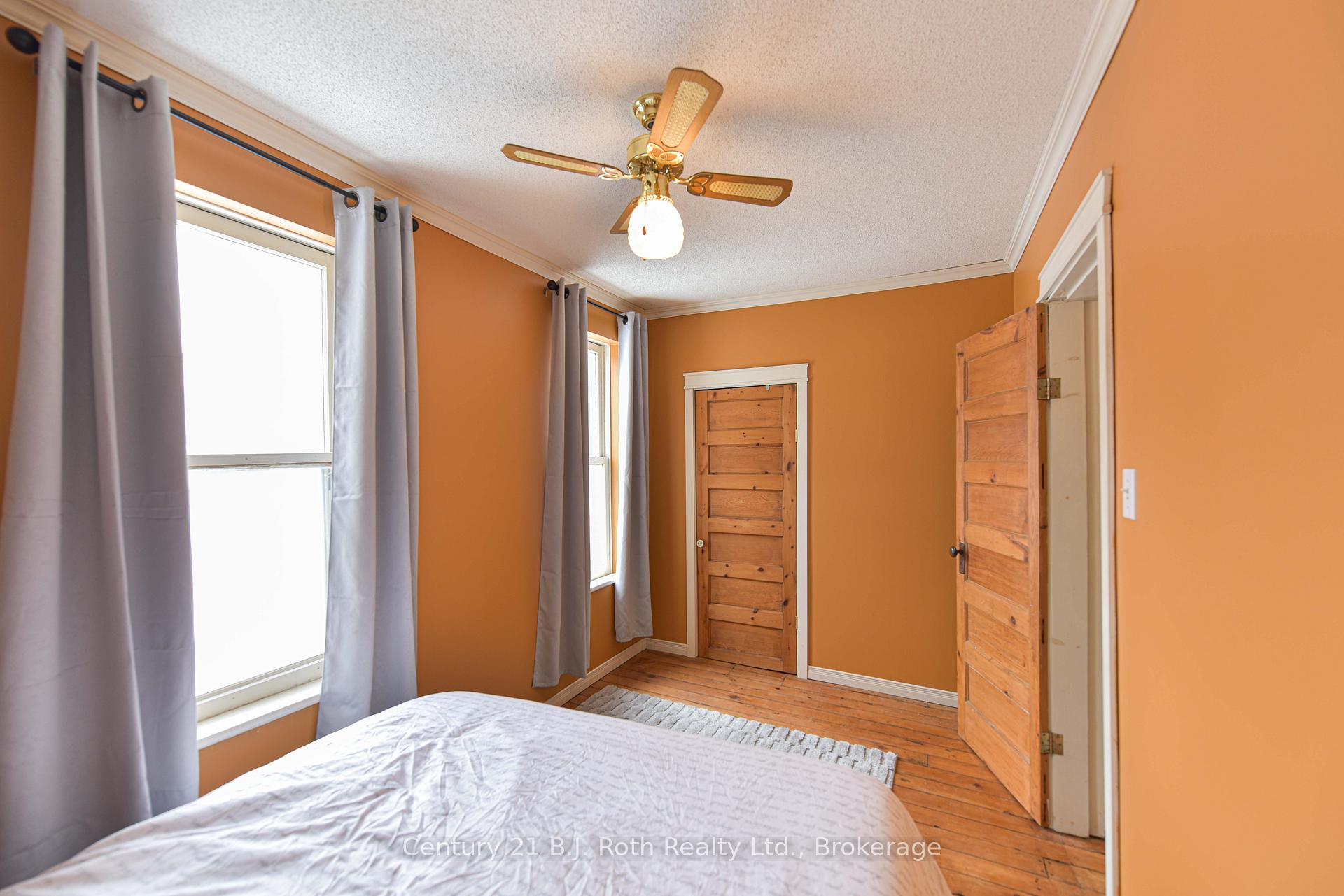 Photo 24 of 694 Quebec Street, Midland — HOMEH