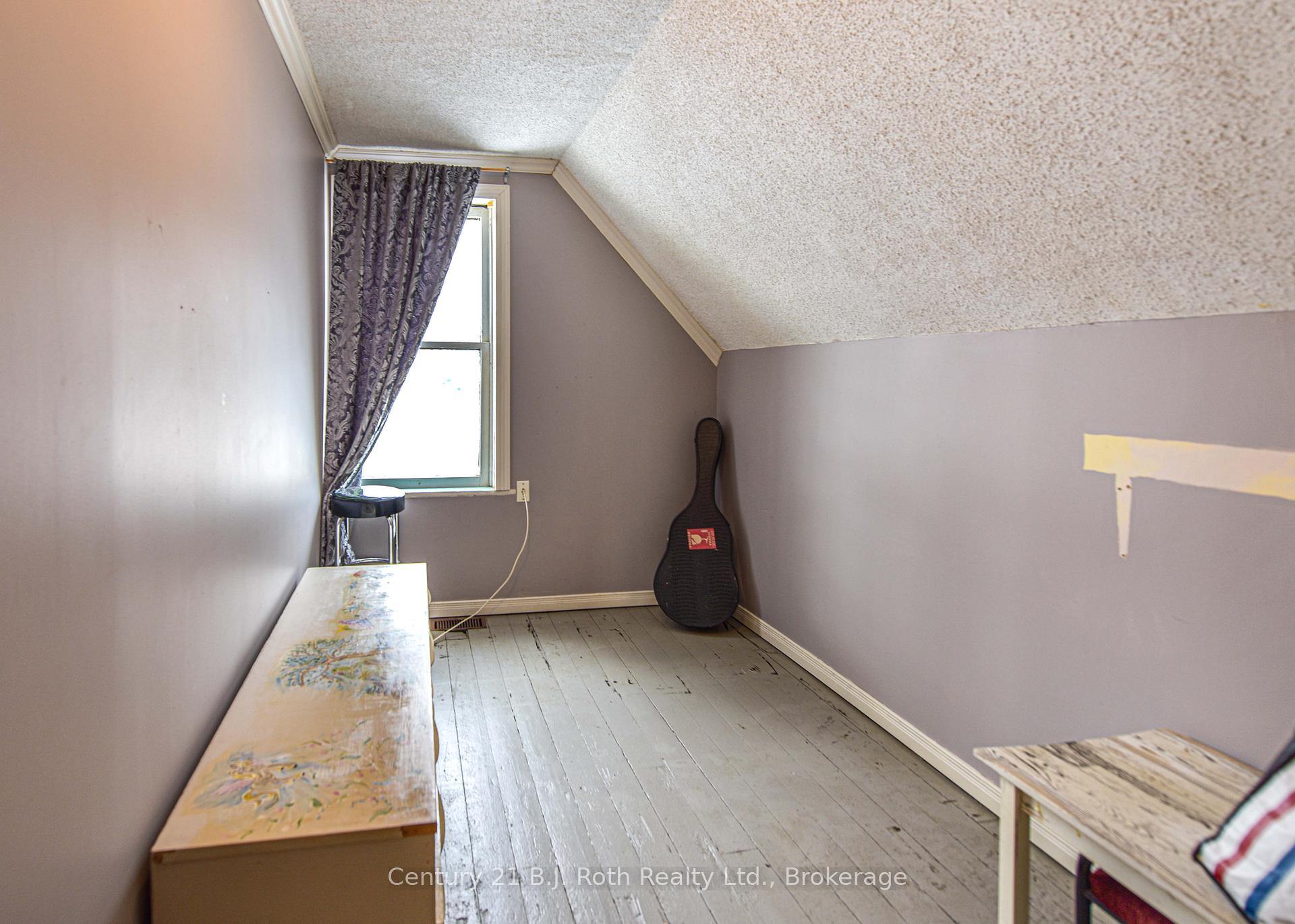 Photo 28 of 694 Quebec Street, Midland — HOMEH