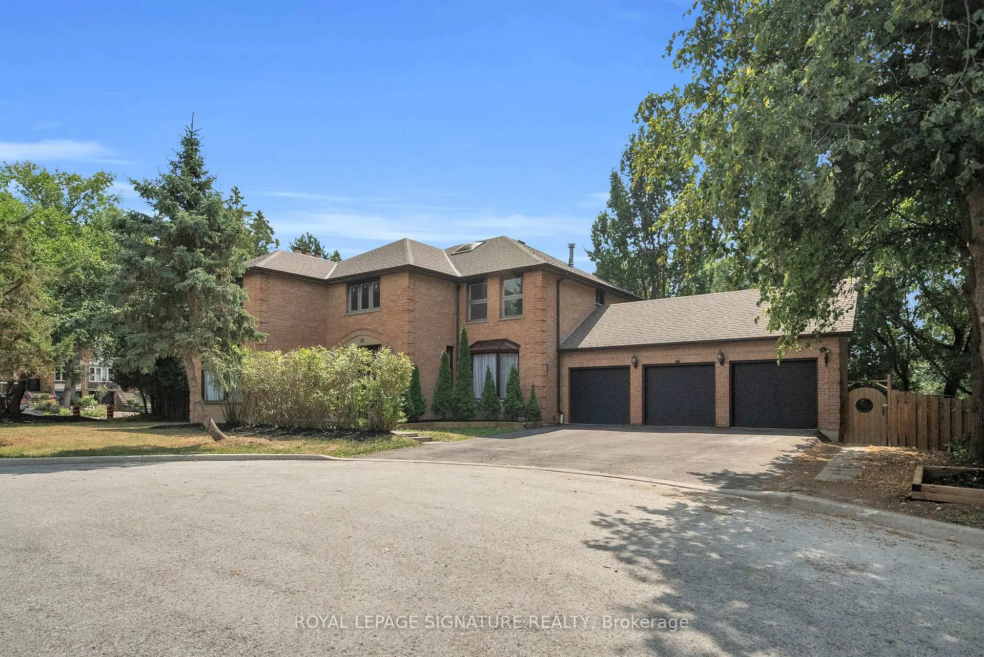 Photo 2 of 34 Barclay Court, Markham, Bayview Glen — HOMEH