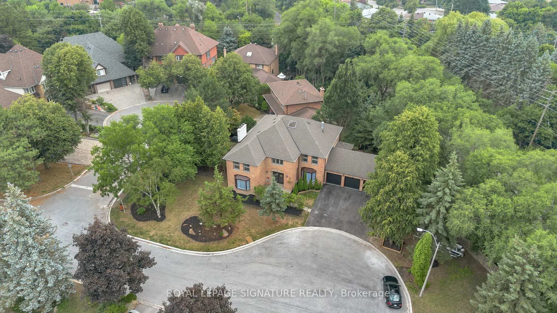Photo 3 of 34 Barclay Court, Markham, Bayview Glen — HOMEH