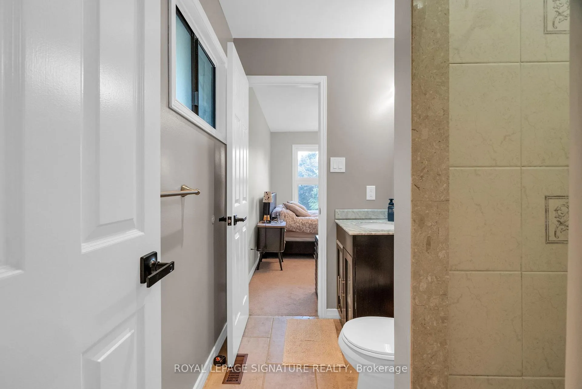 Photo 22 of 34 Barclay Court, Markham, Bayview Glen — HOMEH