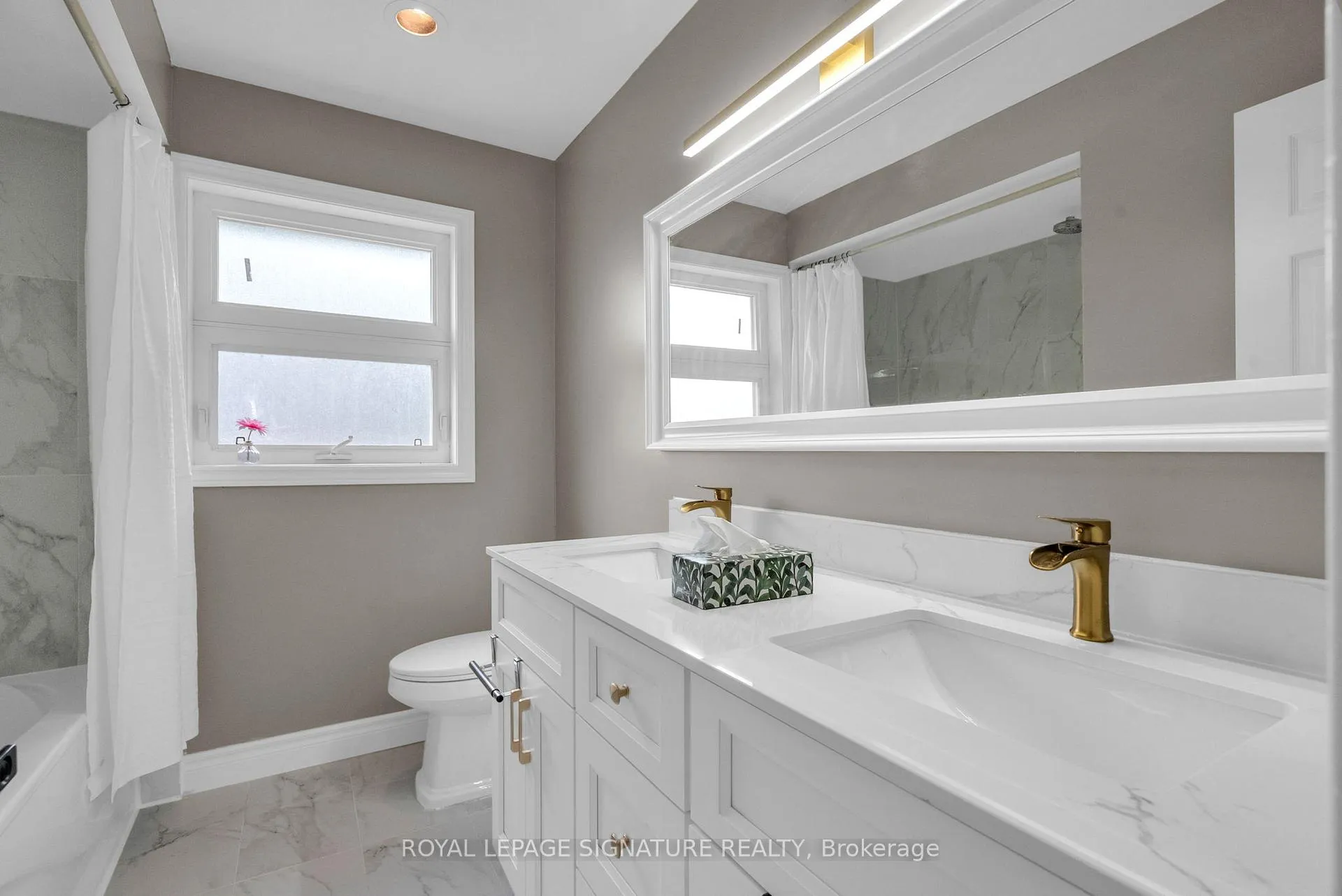 Photo 27 of 34 Barclay Court, Markham, Bayview Glen — HOMEH