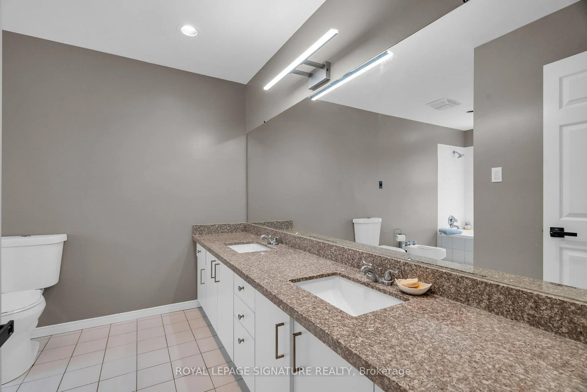 Photo 28 of 34 Barclay Court, Markham, Bayview Glen — HOMEH