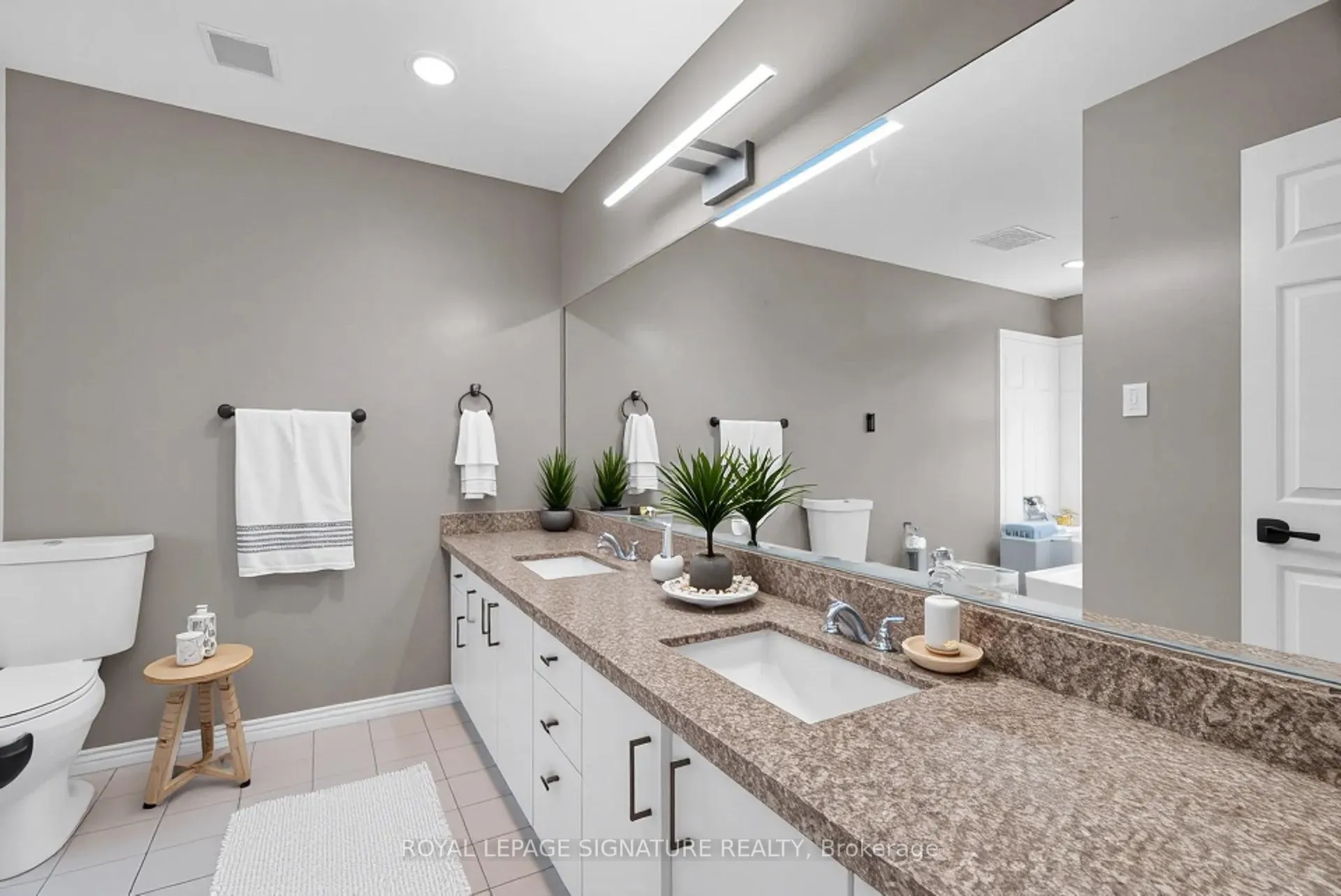 Photo 31 of 34 Barclay Court, Markham, Bayview Glen — HOMEH