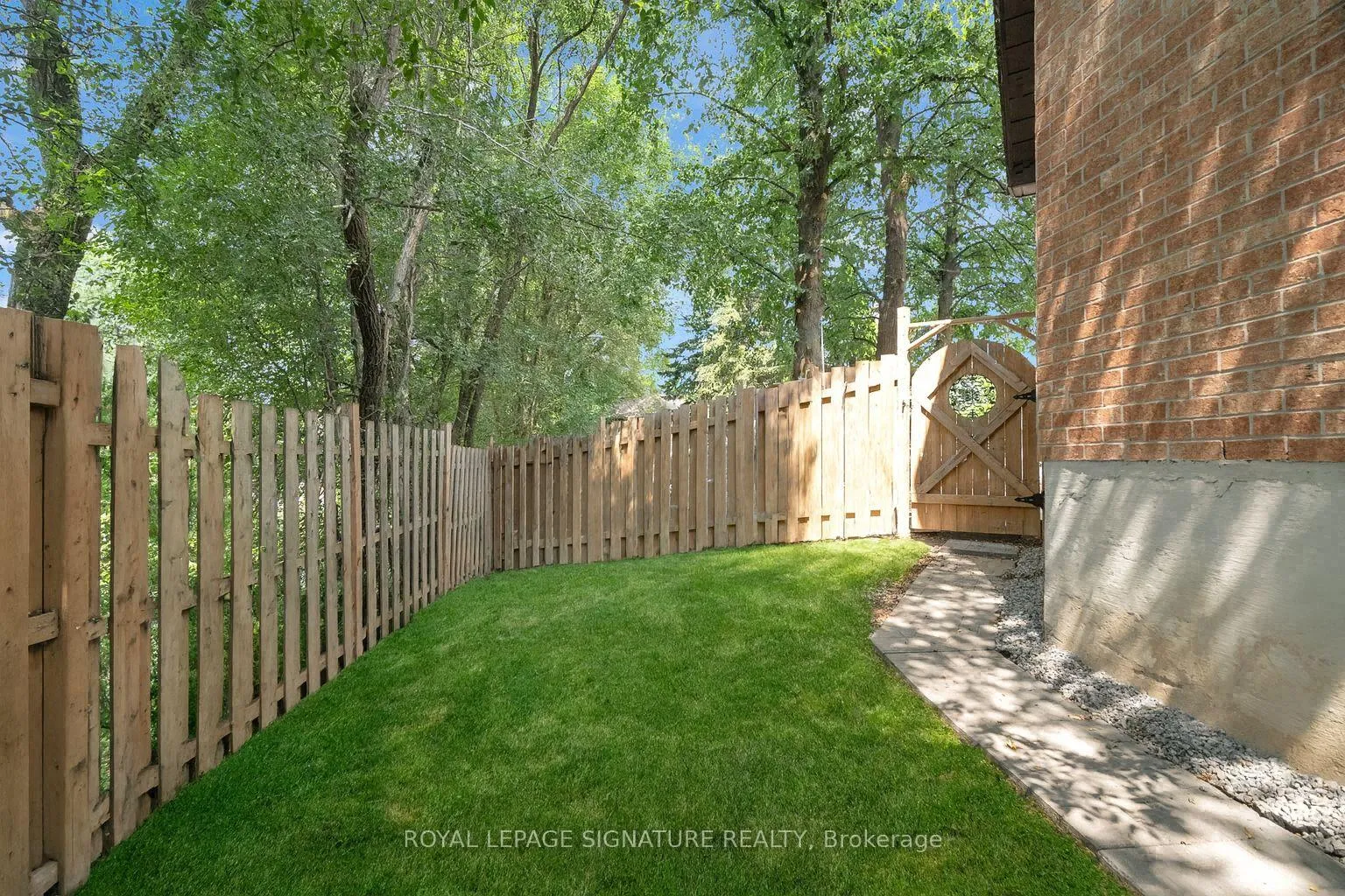 Photo 35 of 34 Barclay Court, Markham, Bayview Glen — HOMEH