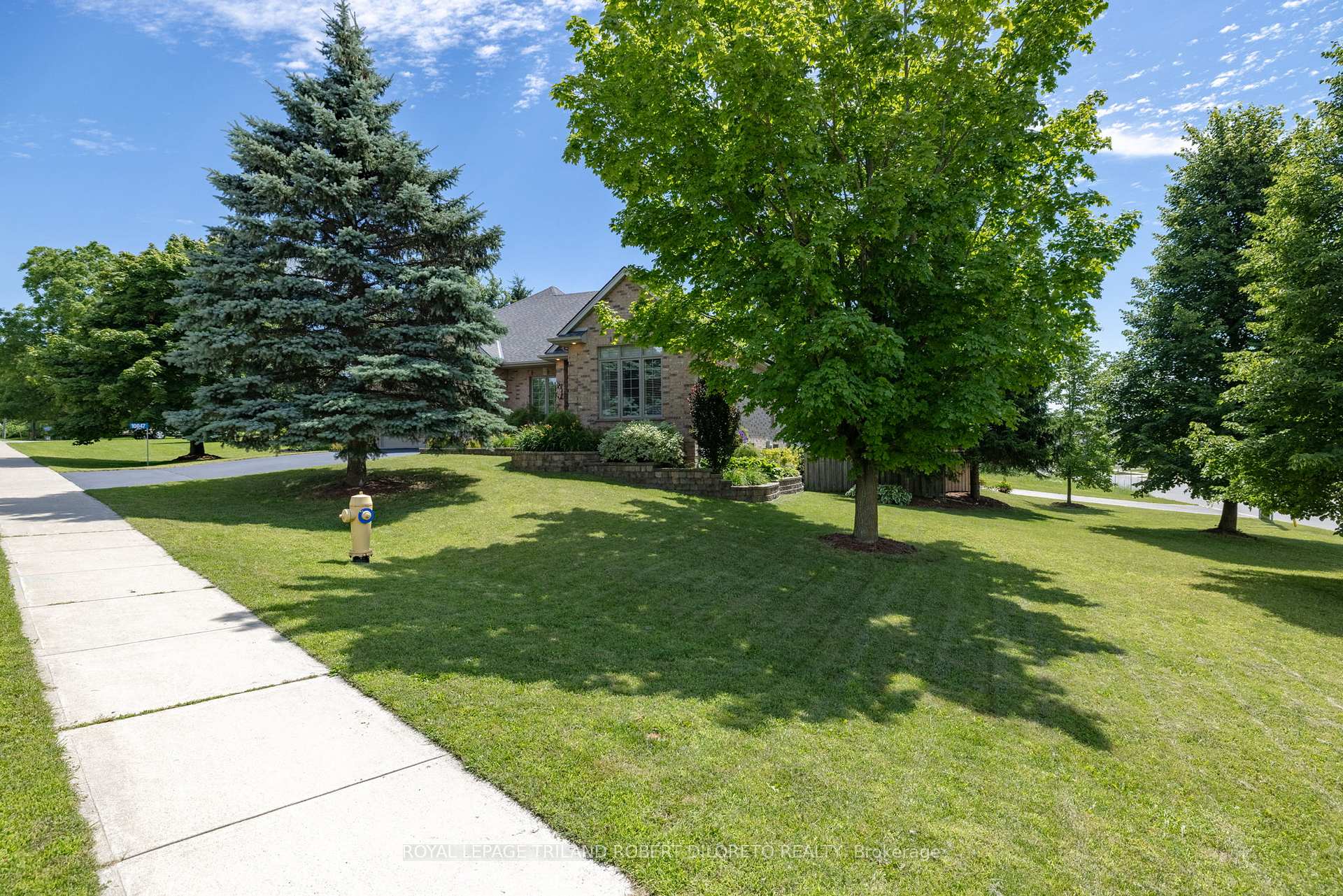 Photo 2 of 10047 Oxbow Drive, Middlesex Centre, Komoka — HOMEH