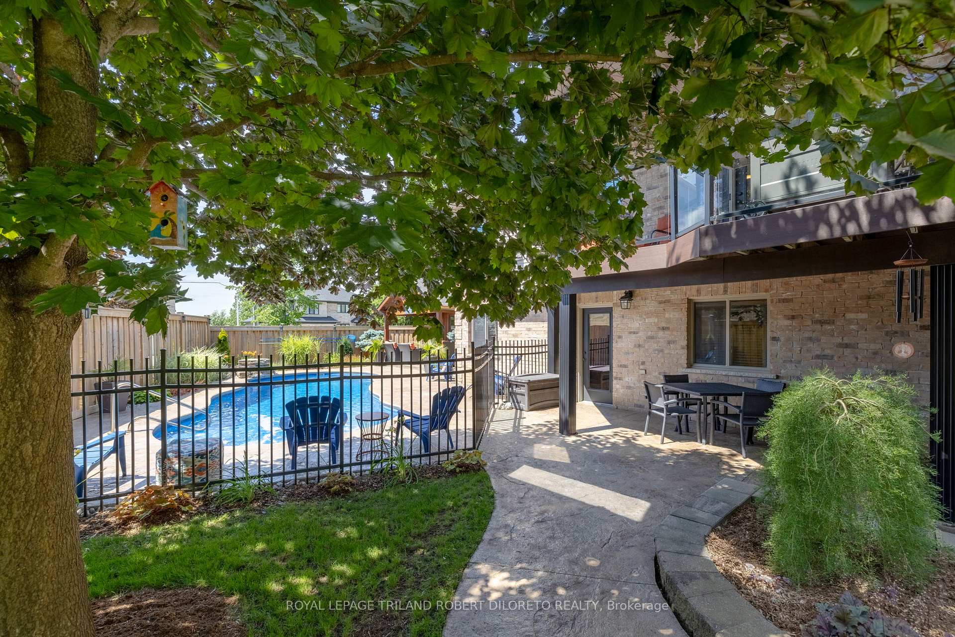 Photo 4 of 10047 Oxbow Drive, Middlesex Centre, Komoka — HOMEH