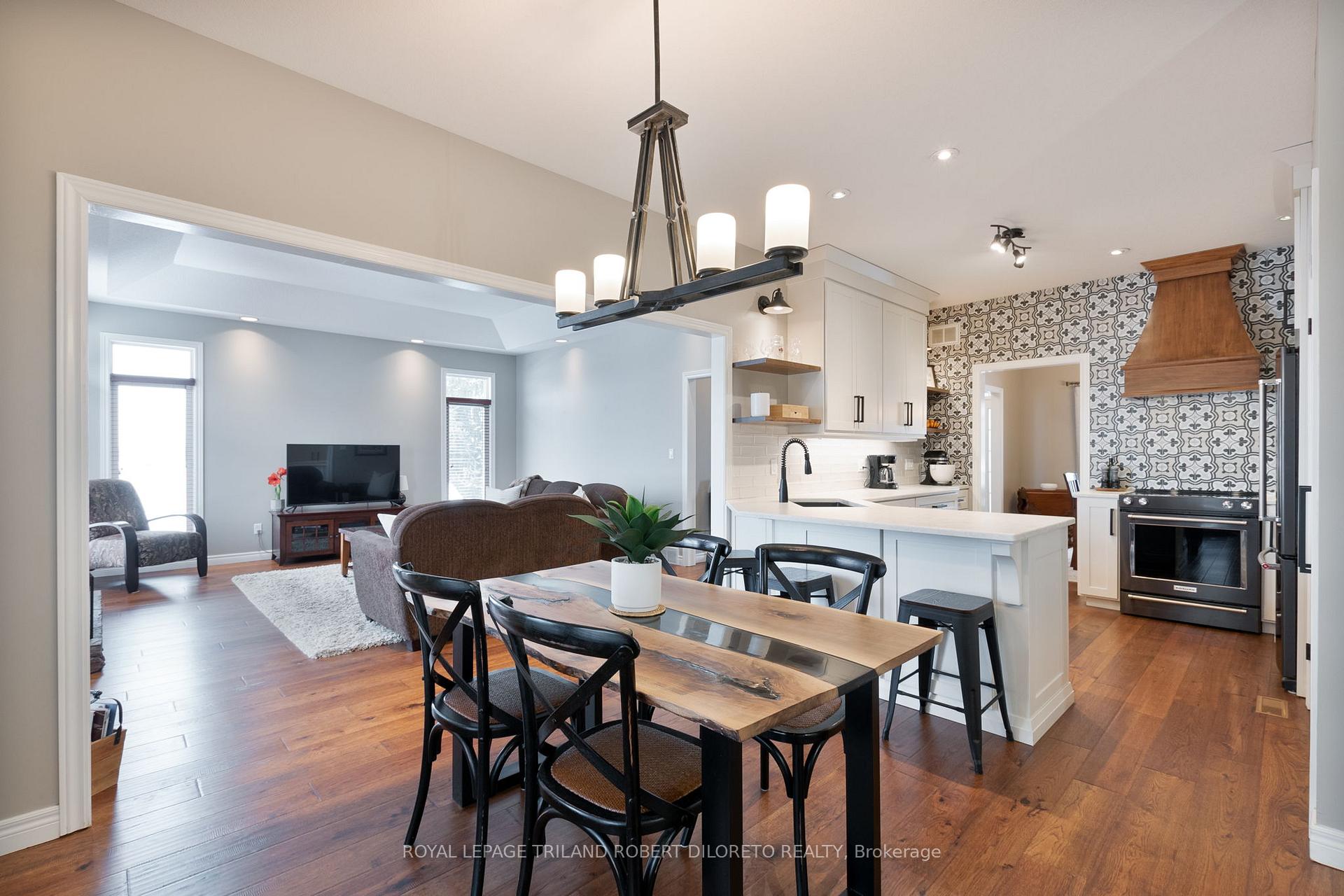 Photo 22 of 10047 Oxbow Drive, Middlesex Centre, Komoka — HOMEH