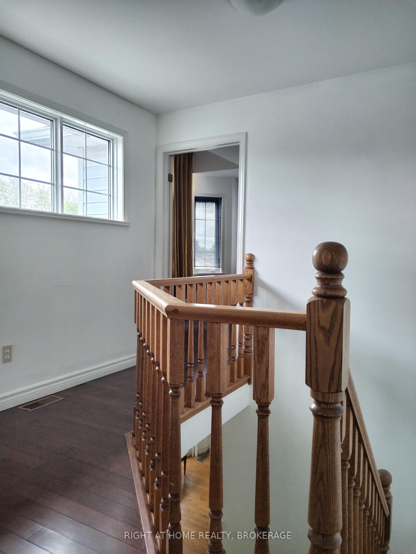 Photo 8 of 600 Upper Horning Road, Hamilton, Gurnett — HOMEH
