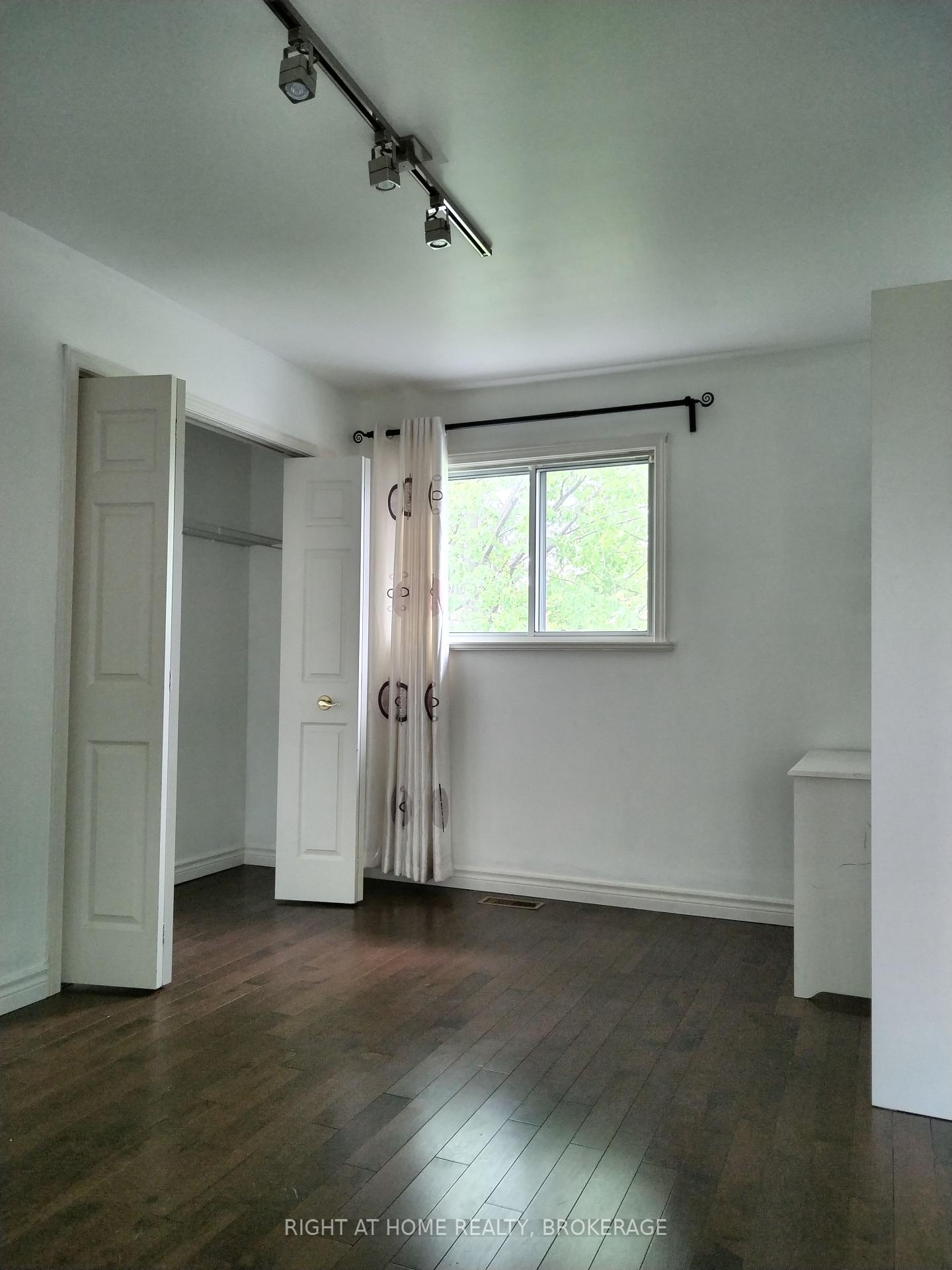 Photo 13 of 600 Upper Horning Road, Hamilton, Gurnett — HOMEH