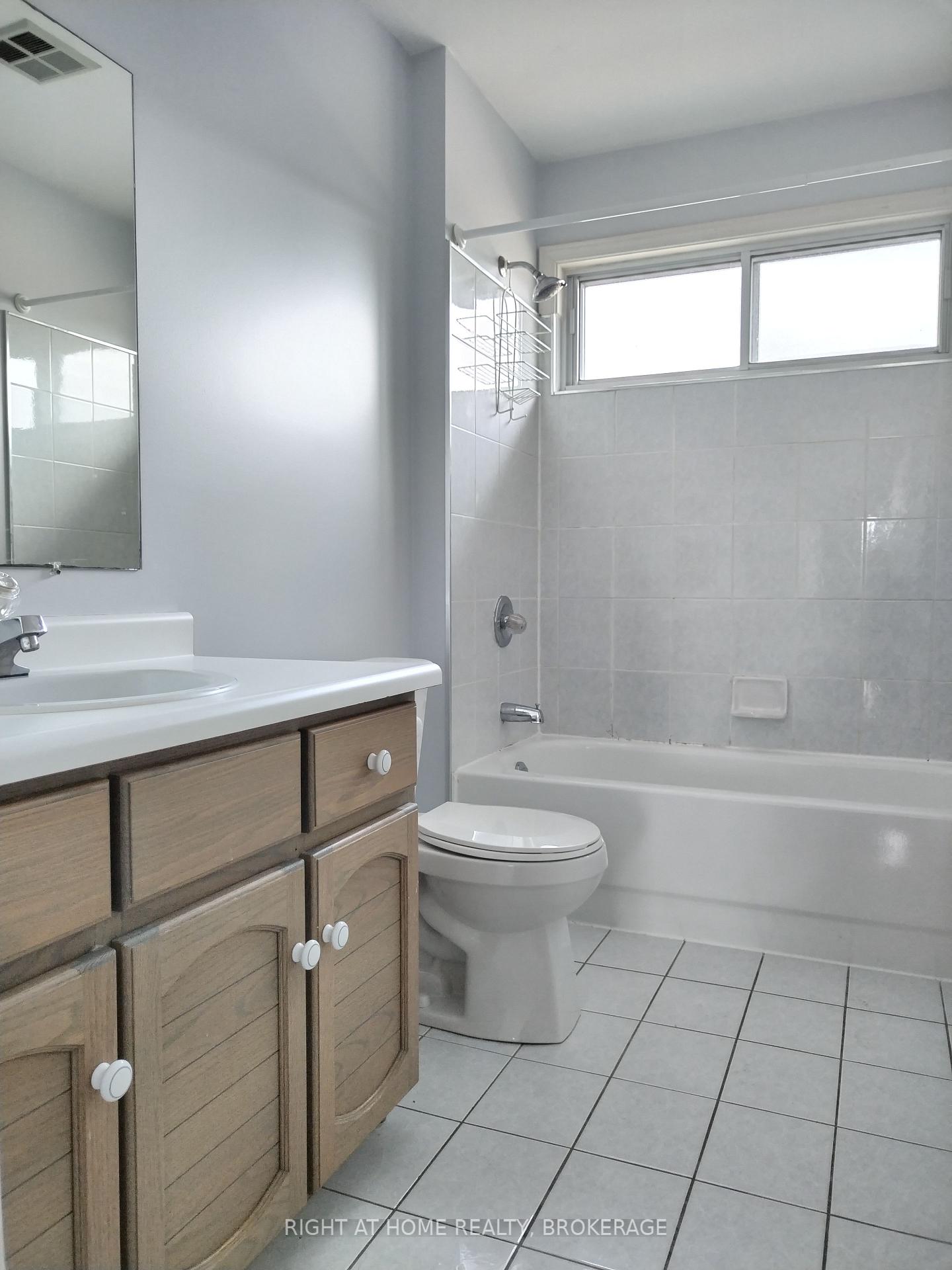 Photo 15 of 600 Upper Horning Road, Hamilton, Gurnett — HOMEH