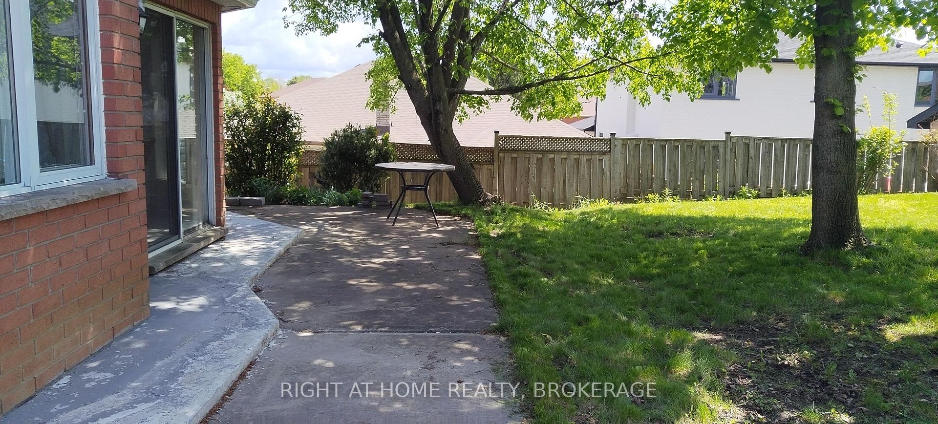 Photo 21 of 600 Upper Horning Road, Hamilton, Gurnett — HOMEH