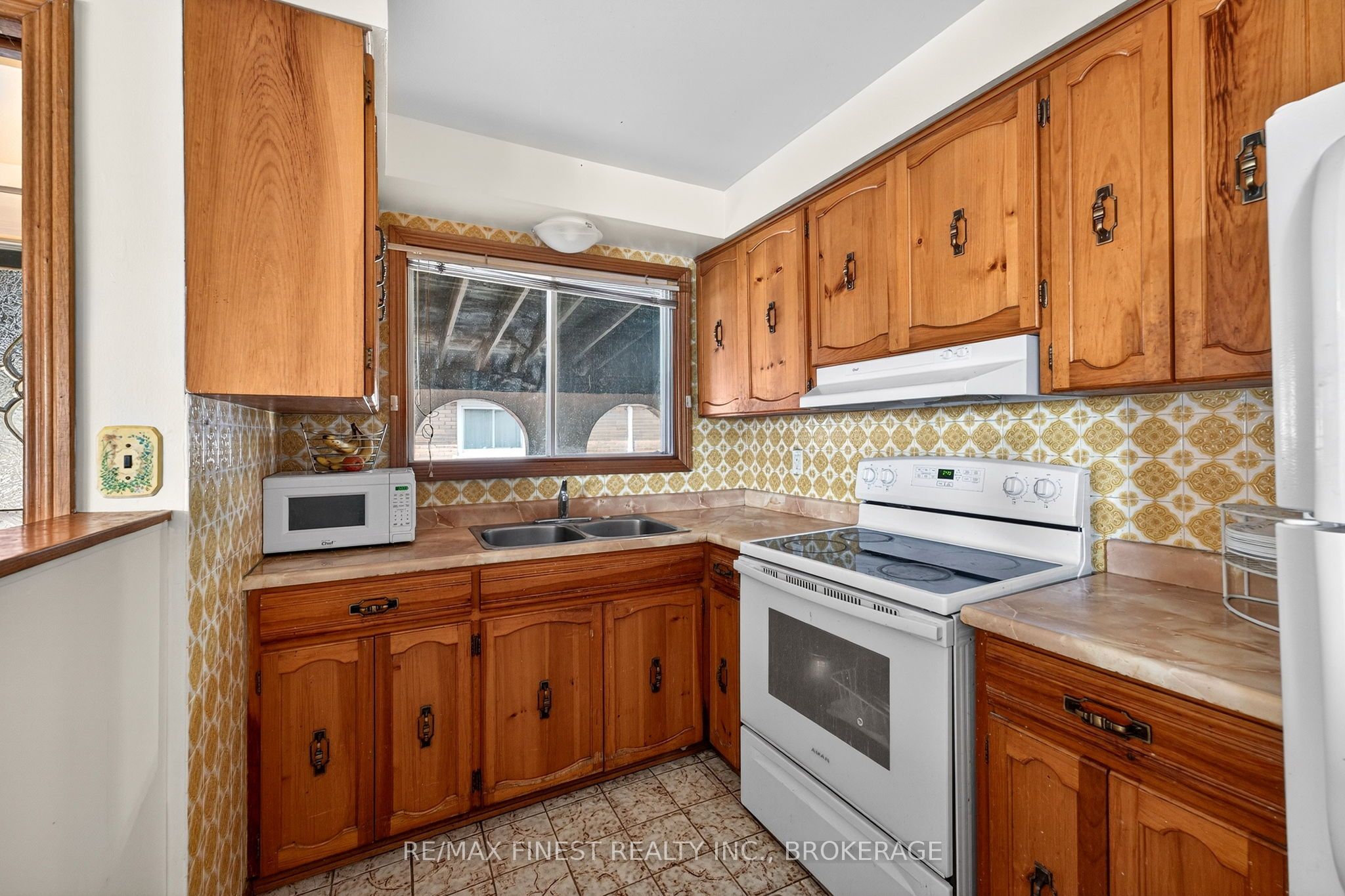 Photo 8 of 67 Morenz Crescent, Kingston, Rideau — HOMEH
