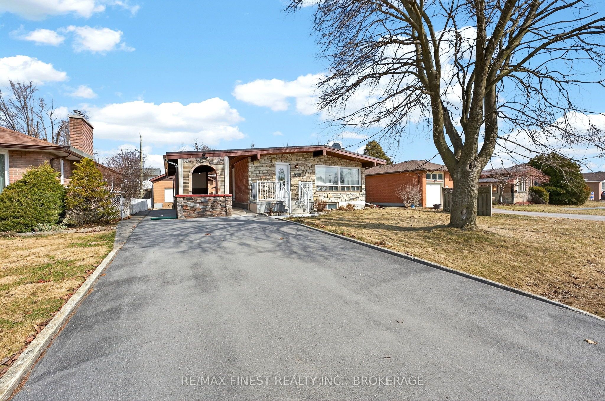 Photo 2 of 67 Morenz Crescent, Kingston, Rideau — HOMEH