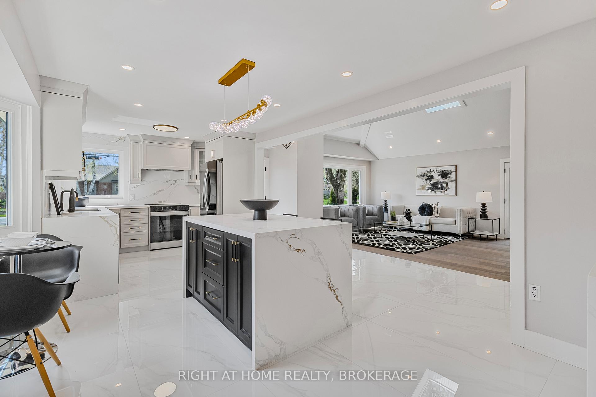 Photo 7 of Unit UPPER, 347 Mapledene Drive, Hamilton, Ancaster — HOMEH