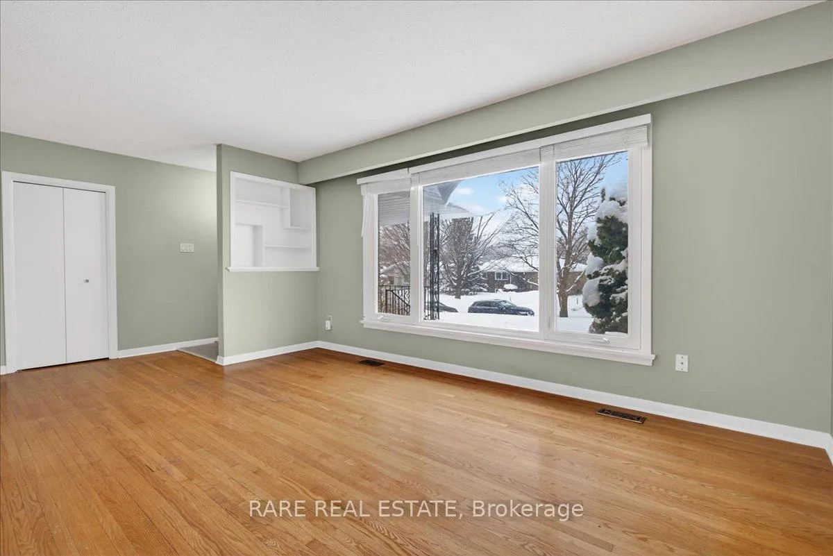 Photo 4 of 24 Lay Street, Barrie, Wellington — HOMEH