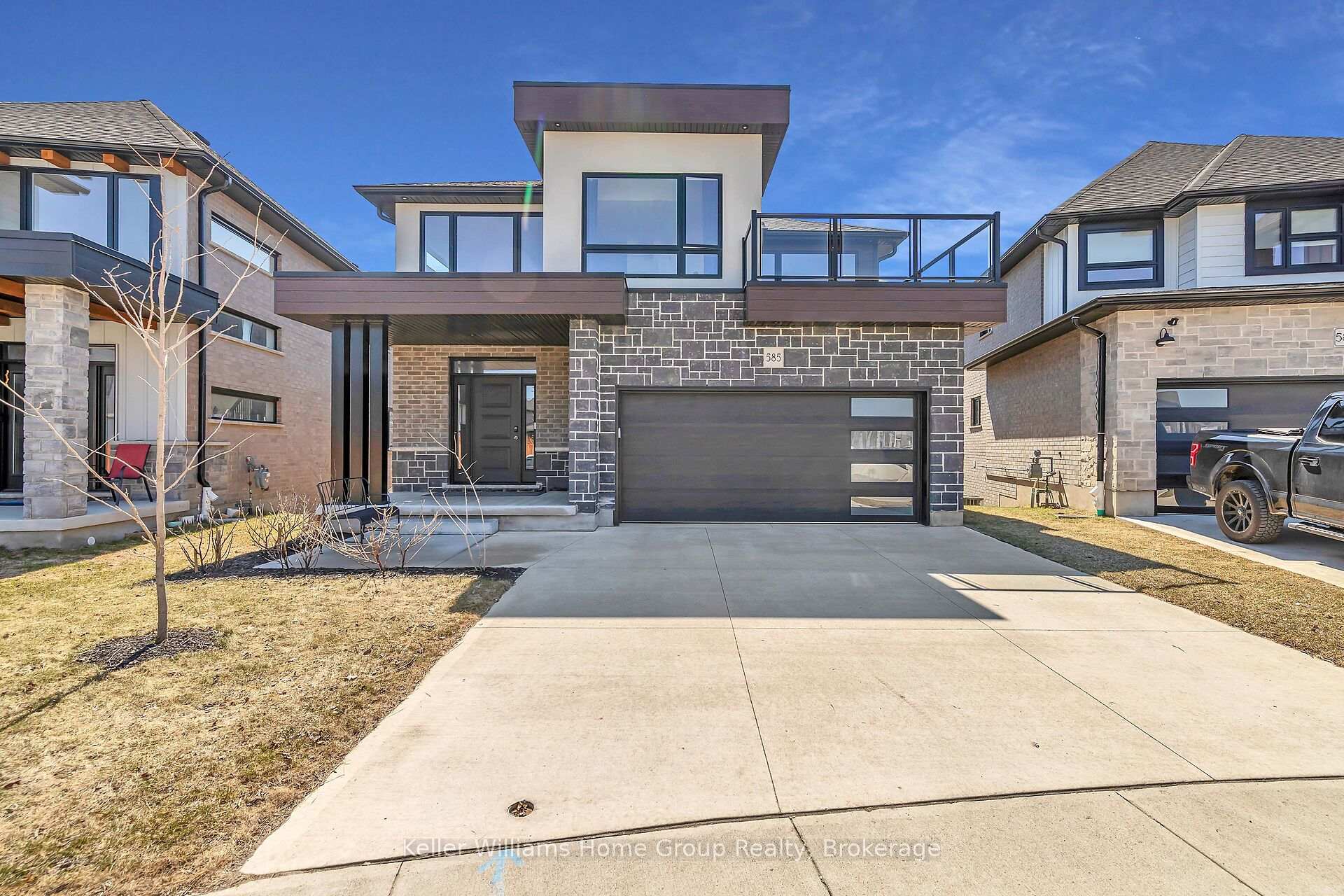Photo 1 of 585 Doonwoods Crescent, Kitchener — HOMEH