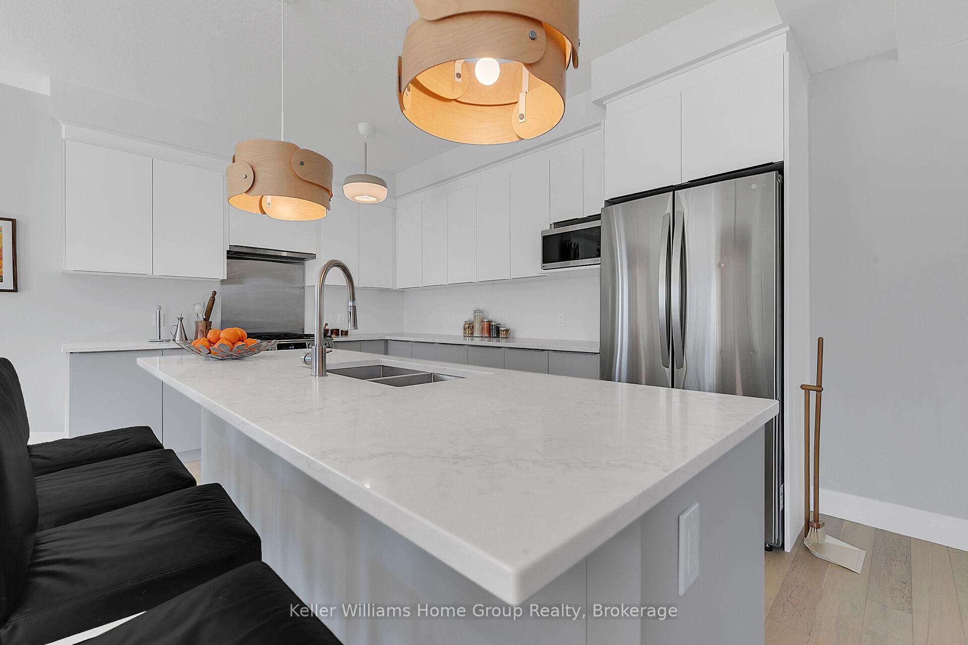 Photo 3 of 585 Doonwoods Crescent, Kitchener — HOMEH