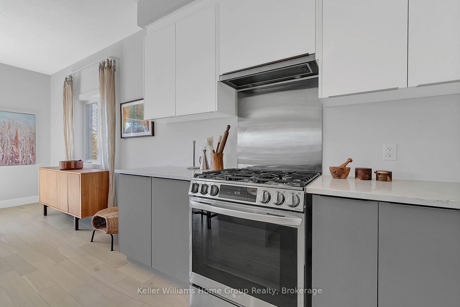 Photo 4 of 585 Doonwoods Crescent, Kitchener — HOMEH