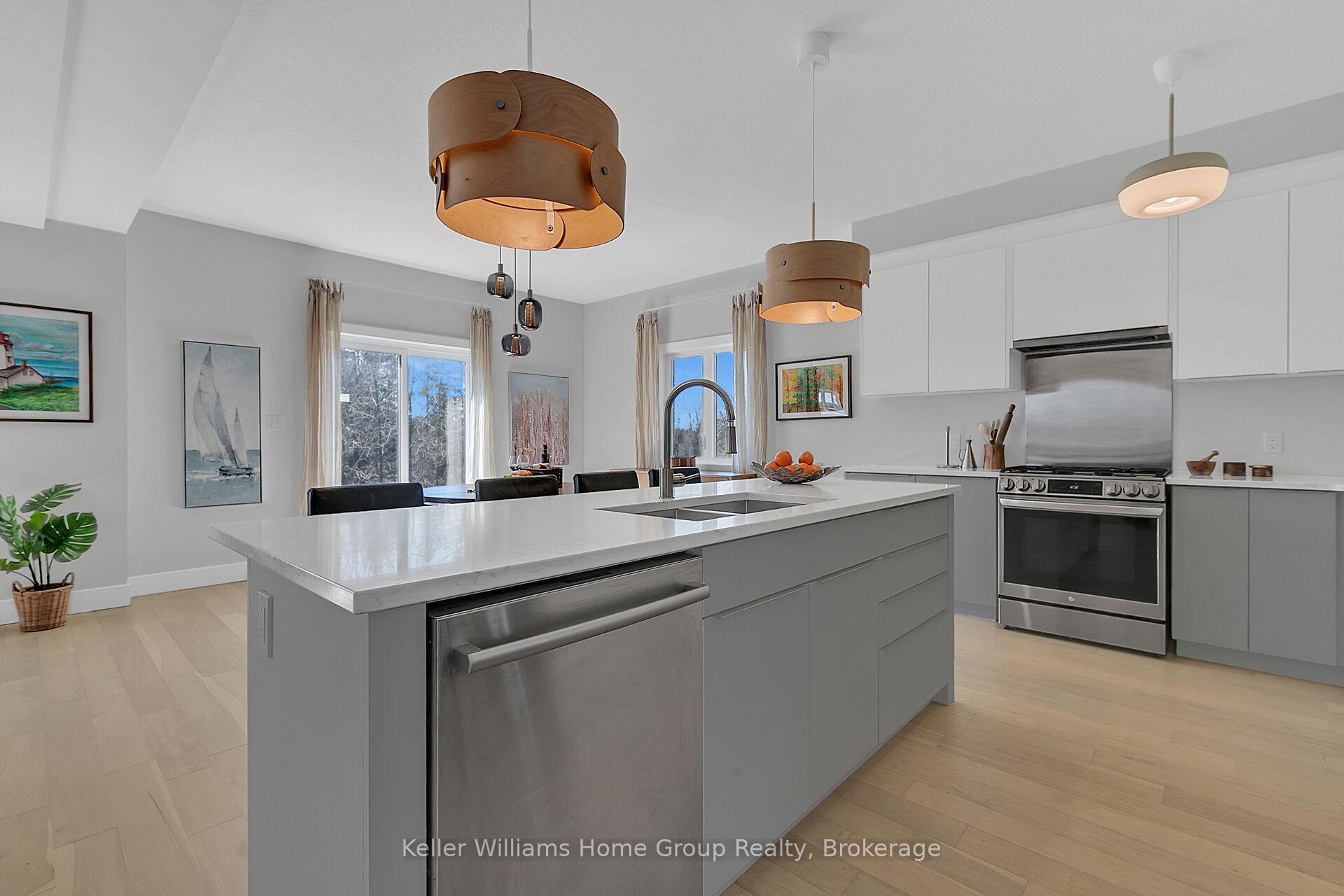 Photo 6 of 585 Doonwoods Crescent, Kitchener — HOMEH