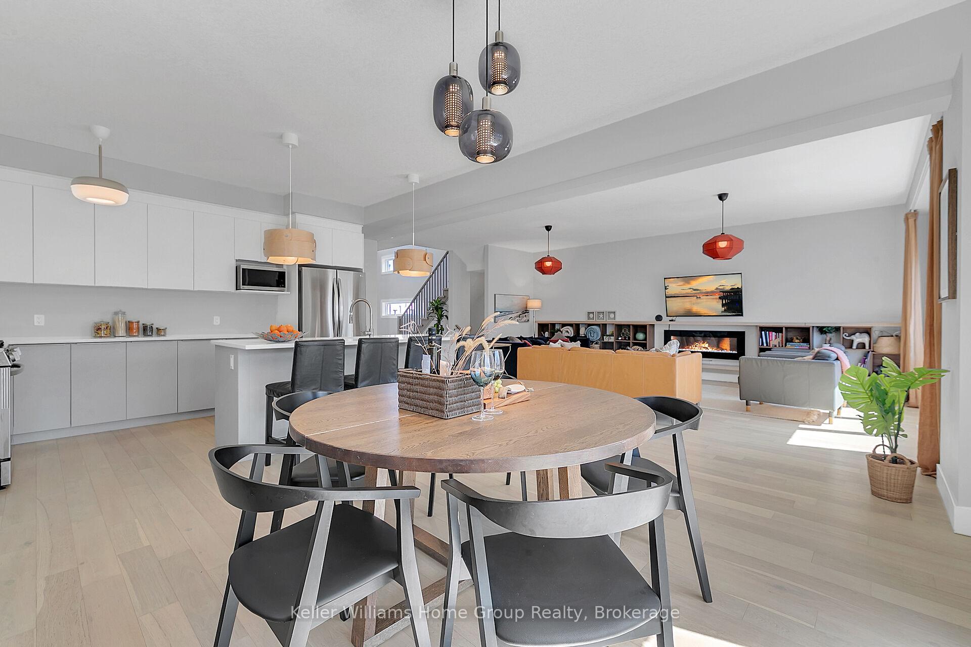 Photo 12 of 585 Doonwoods Crescent, Kitchener — HOMEH