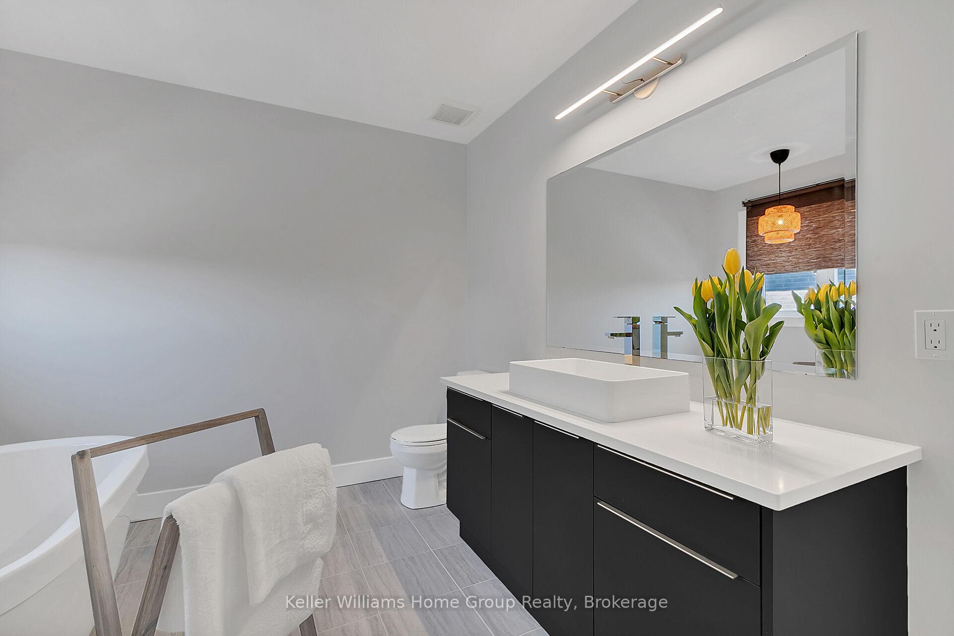 Photo 29 of 585 Doonwoods Crescent, Kitchener — HOMEH