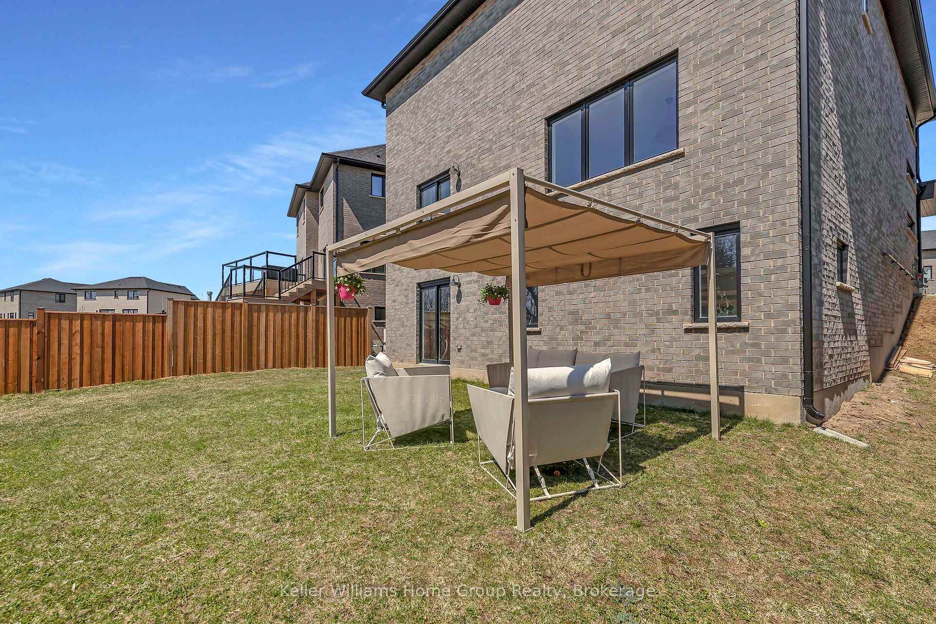 Photo 43 of 585 Doonwoods Crescent, Kitchener — HOMEH