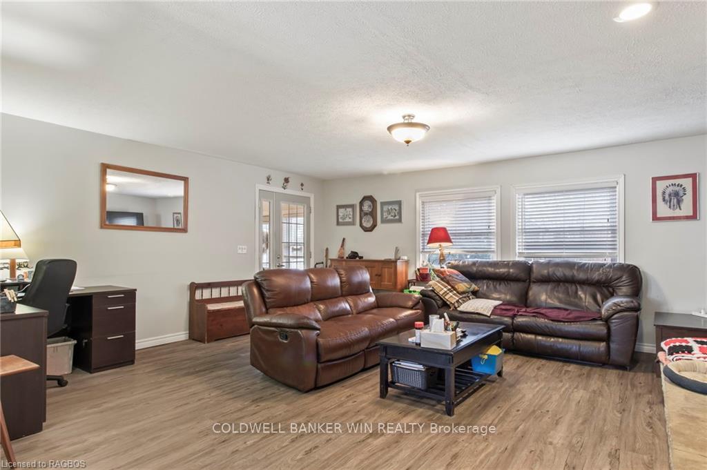 Photo 9 of 46 Elora Street N, Minto — HOMEH