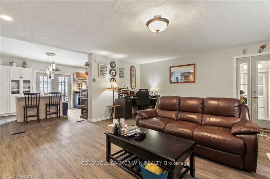 Photo 12 of 46 Elora Street N, Minto — HOMEH