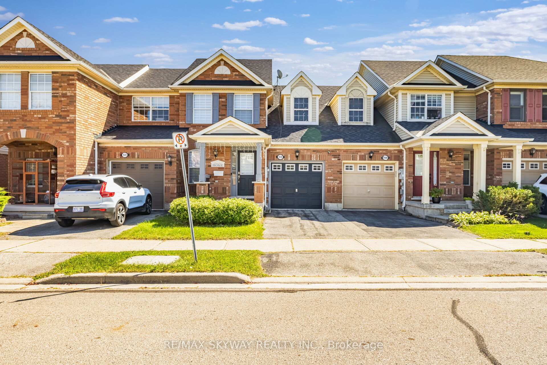 Photo 1 of 1570 Cartwright Crescent, Milton, Clarke — HOMEH