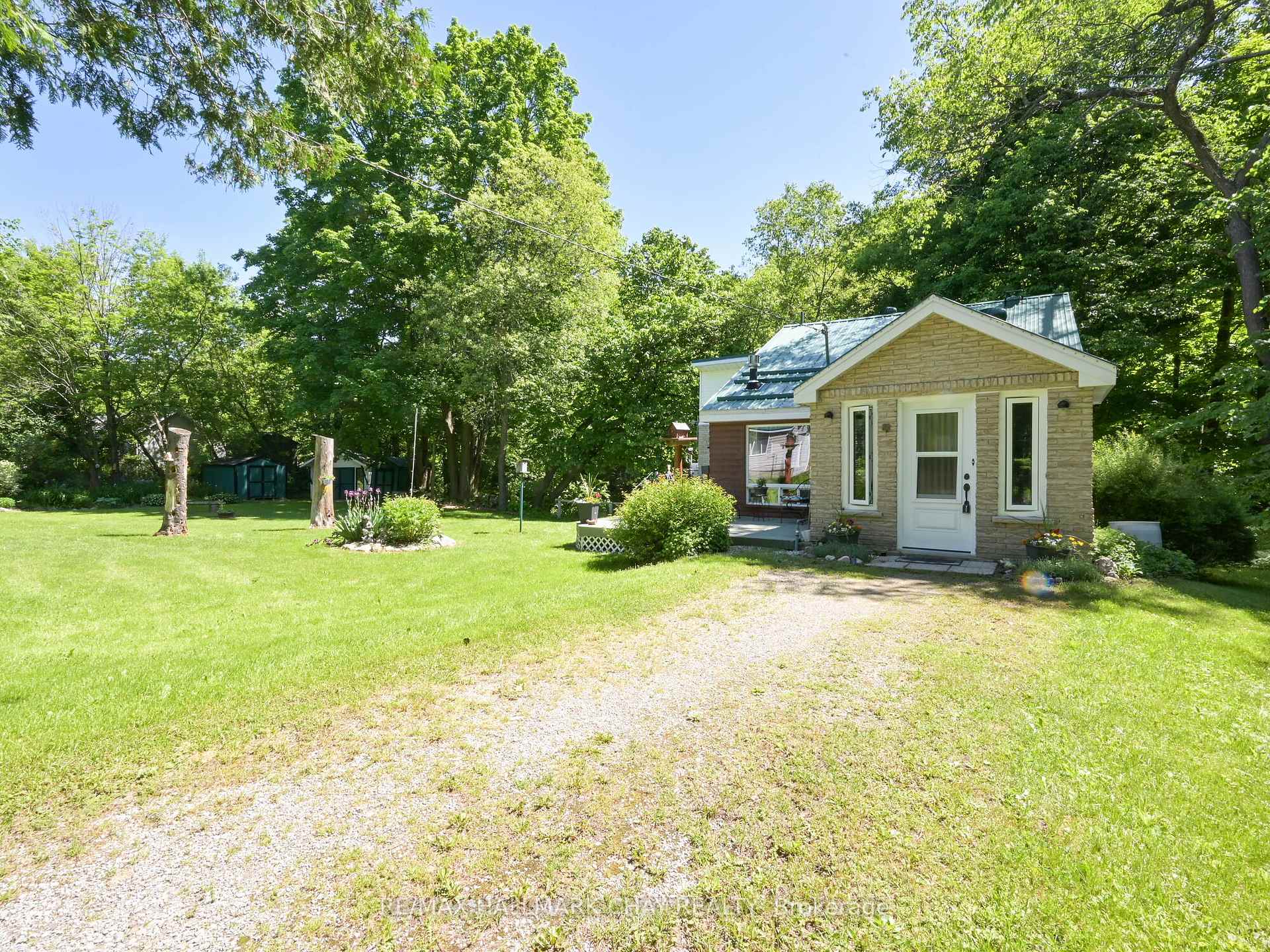 Photo 5 of 9705 County 93 Road, Midland — HOMEH