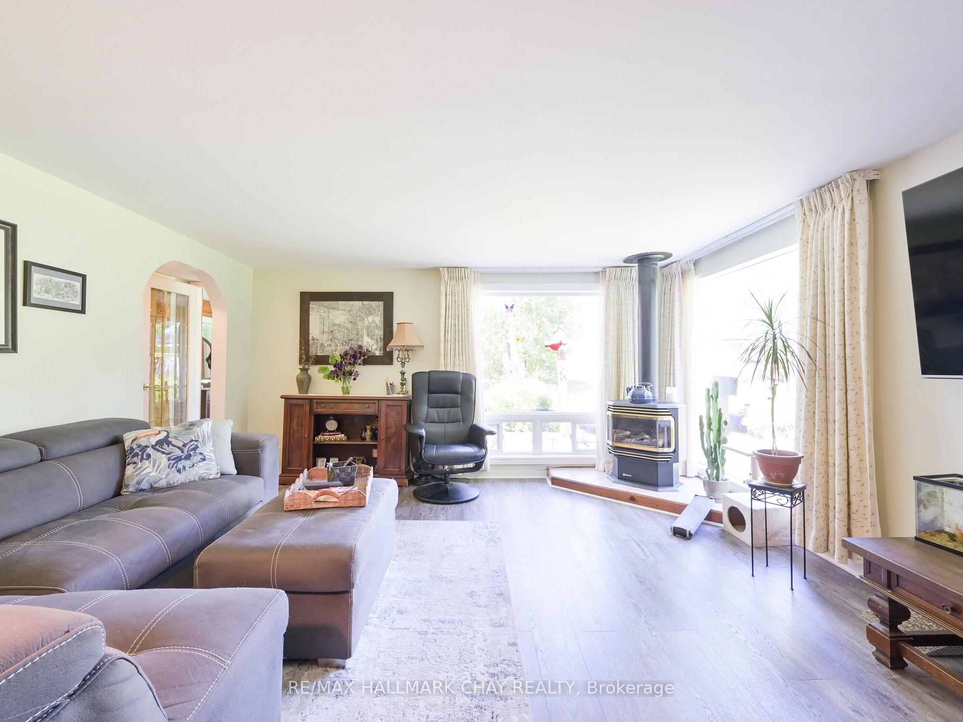 Photo 10 of 9705 County 93 Road, Midland — HOMEH