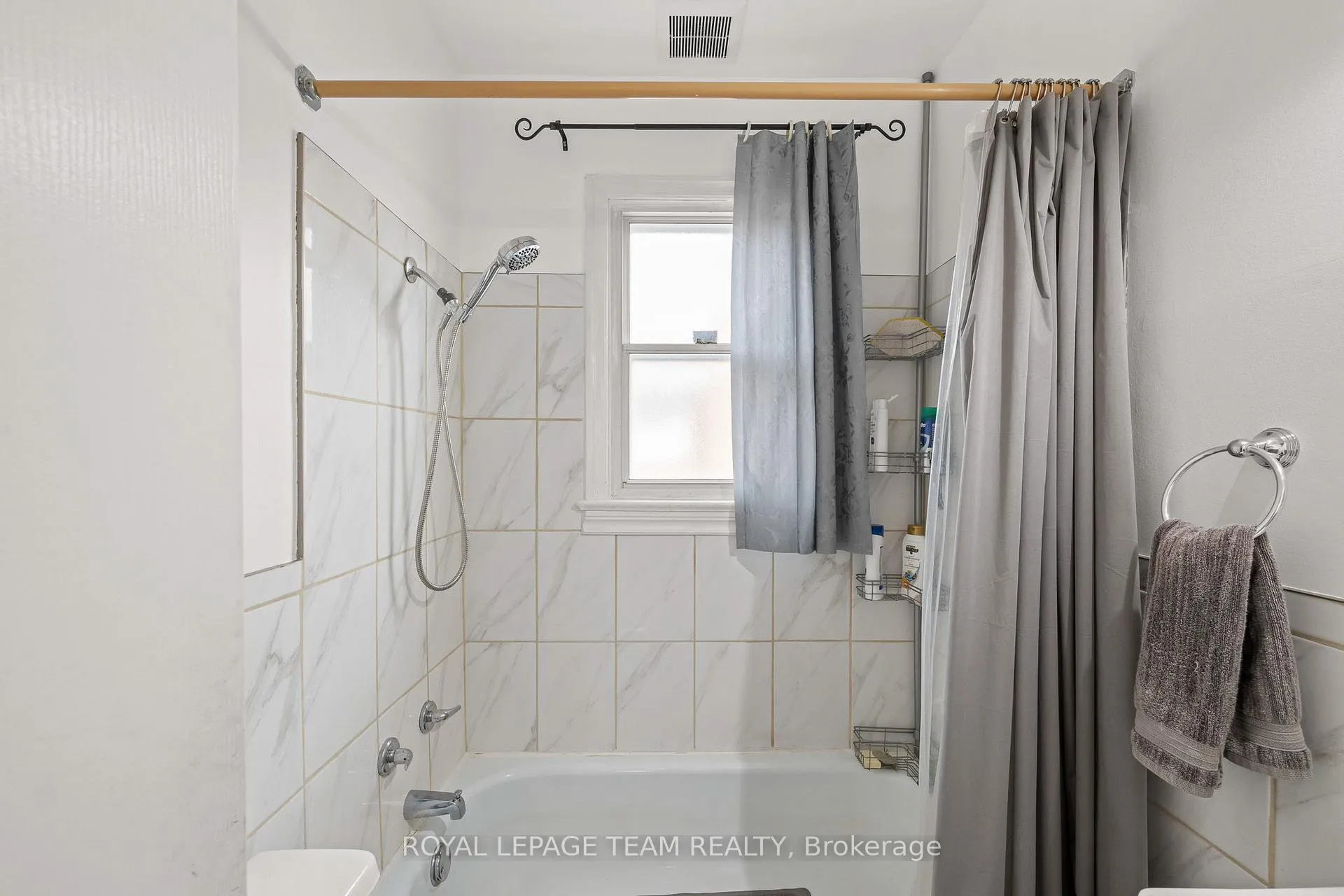 Photo 14 of 1123 Secord Avenue, Ottawa, Billings Bridge — HOMEH