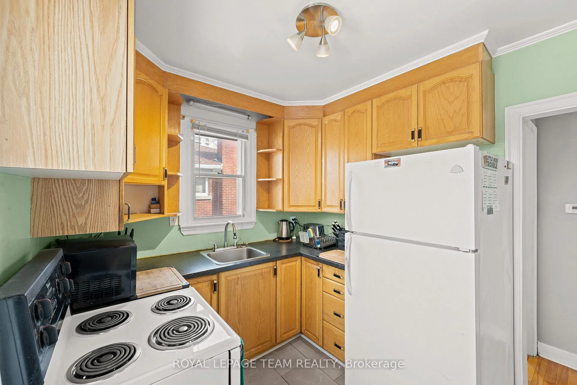 Photo 17 of 1123 Secord Avenue, Ottawa, Billings Bridge — HOMEH